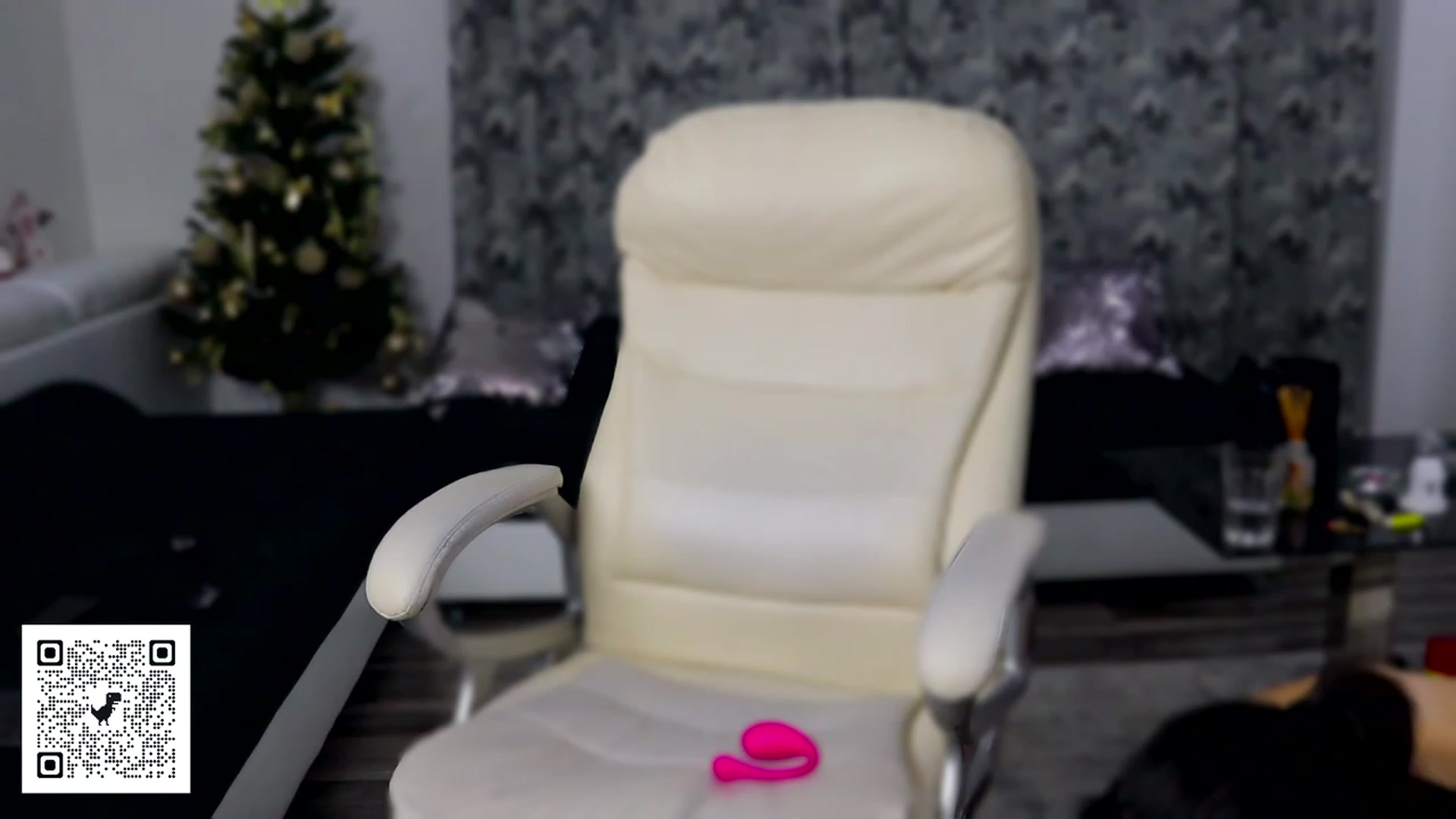 Gallery image thumbnail from Malika33's myfreecams stream on, 01/03/2024, 20:01 image 9 of 20