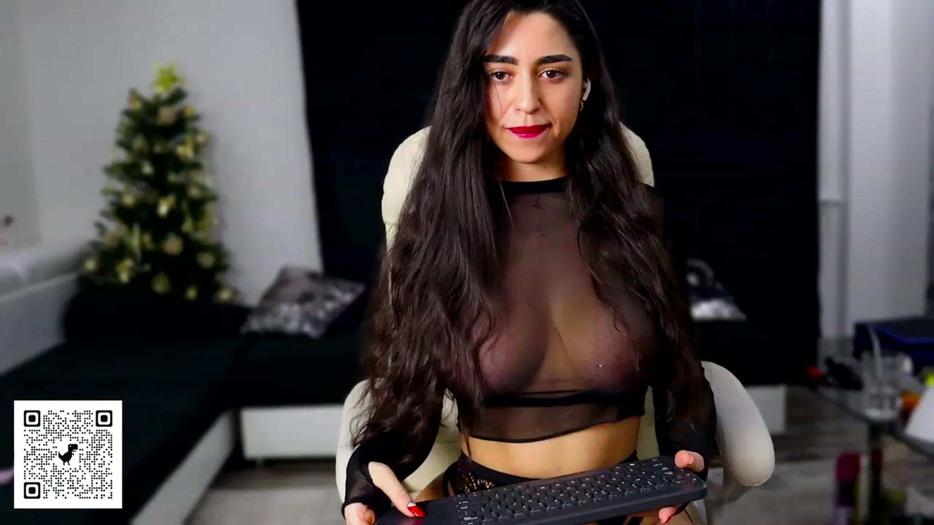 Gallery image thumbnail from Malika33's myfreecams stream on, 01/07/2024, 18:45 image 6 of 20