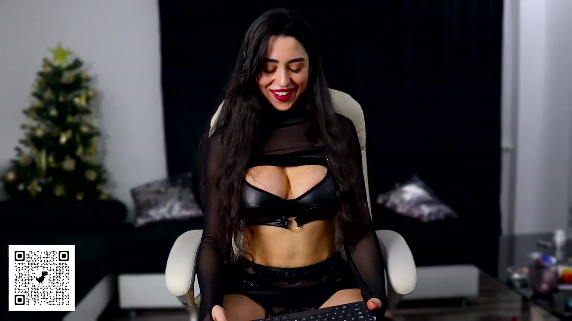 Gallery image thumbnail from Malika33's myfreecams stream on, 01/14/2024, 18:40 image 13 of 20