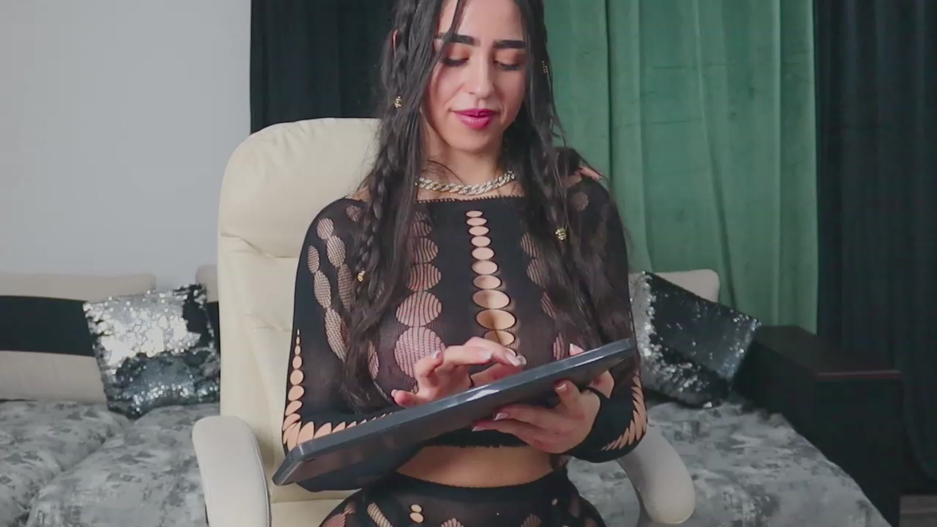 Gallery image thumbnail from Malika33's myfreecams stream on, 02/18/2024, 14:27 image 12 of 20