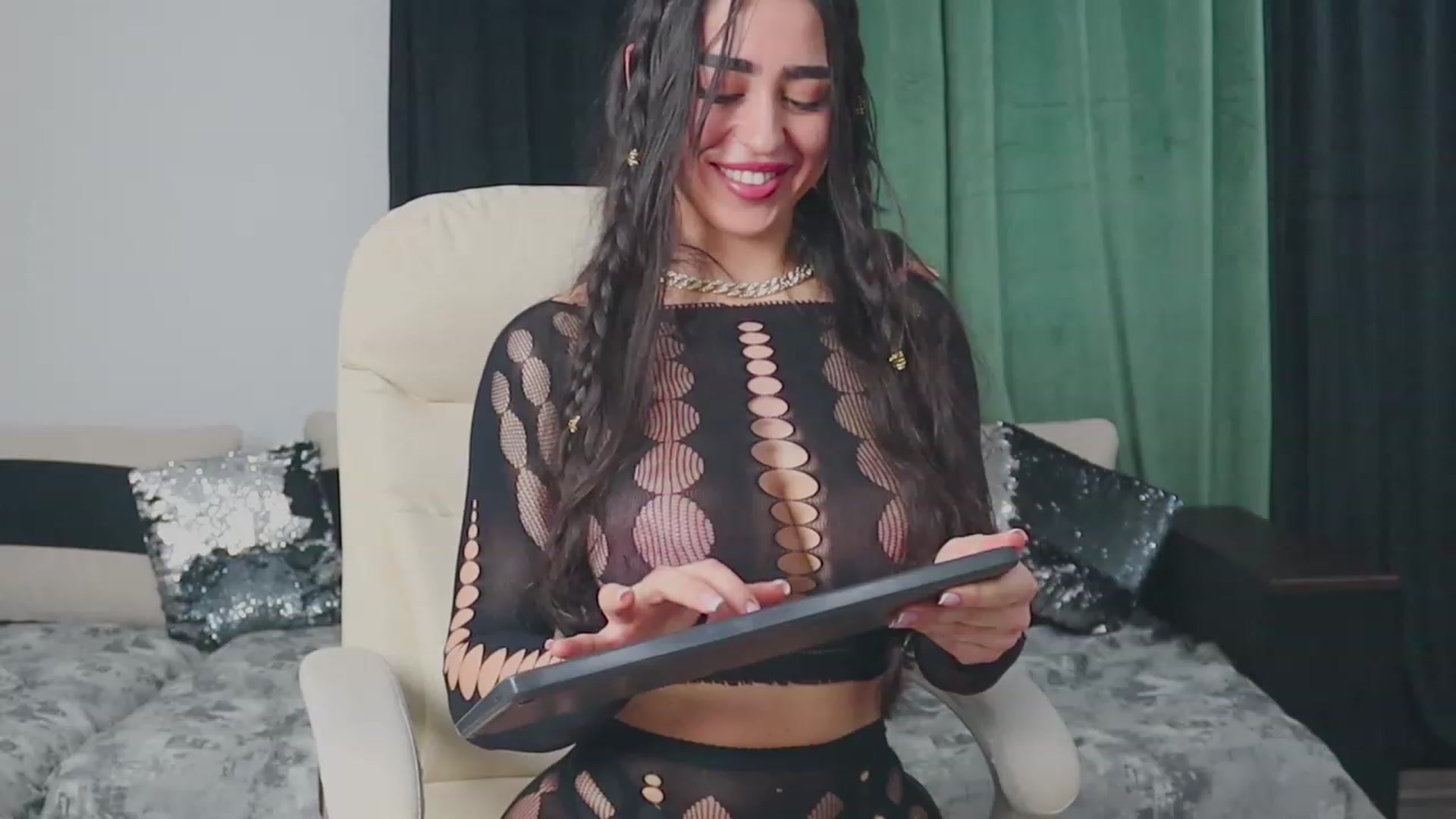 Gallery image thumbnail from Malika33's myfreecams stream on, 02/18/2024, 14:27 image 9 of 20