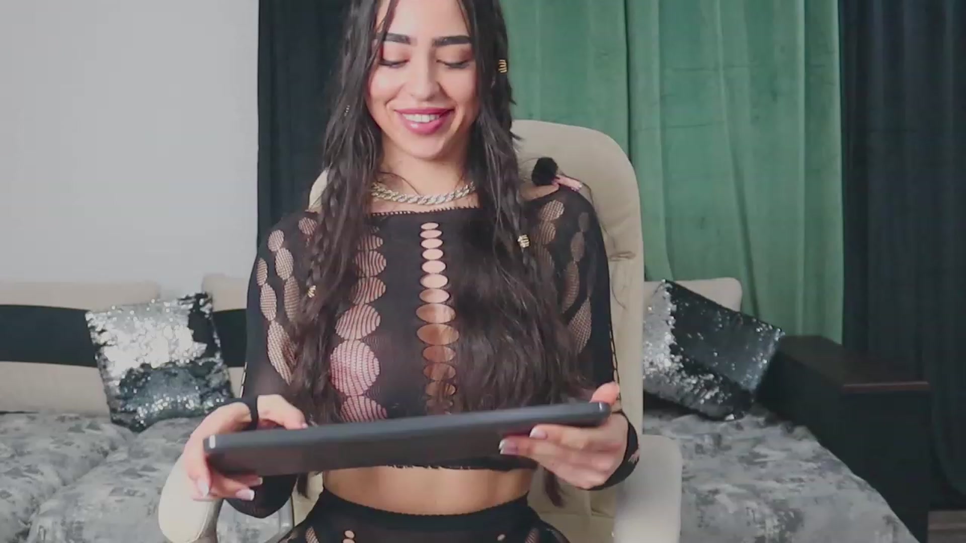 Gallery image thumbnail from Malika33's myfreecams stream on, 02/18/2024, 14:27 image 15 of 20
