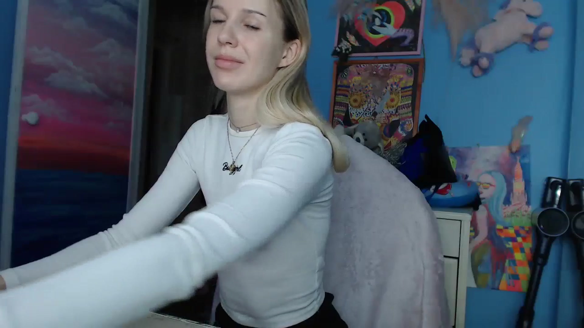 Gallery image thumbnail from Malina_kitty's myfreecams stream on, 02/12/2024, 03:01 image 16 of 20