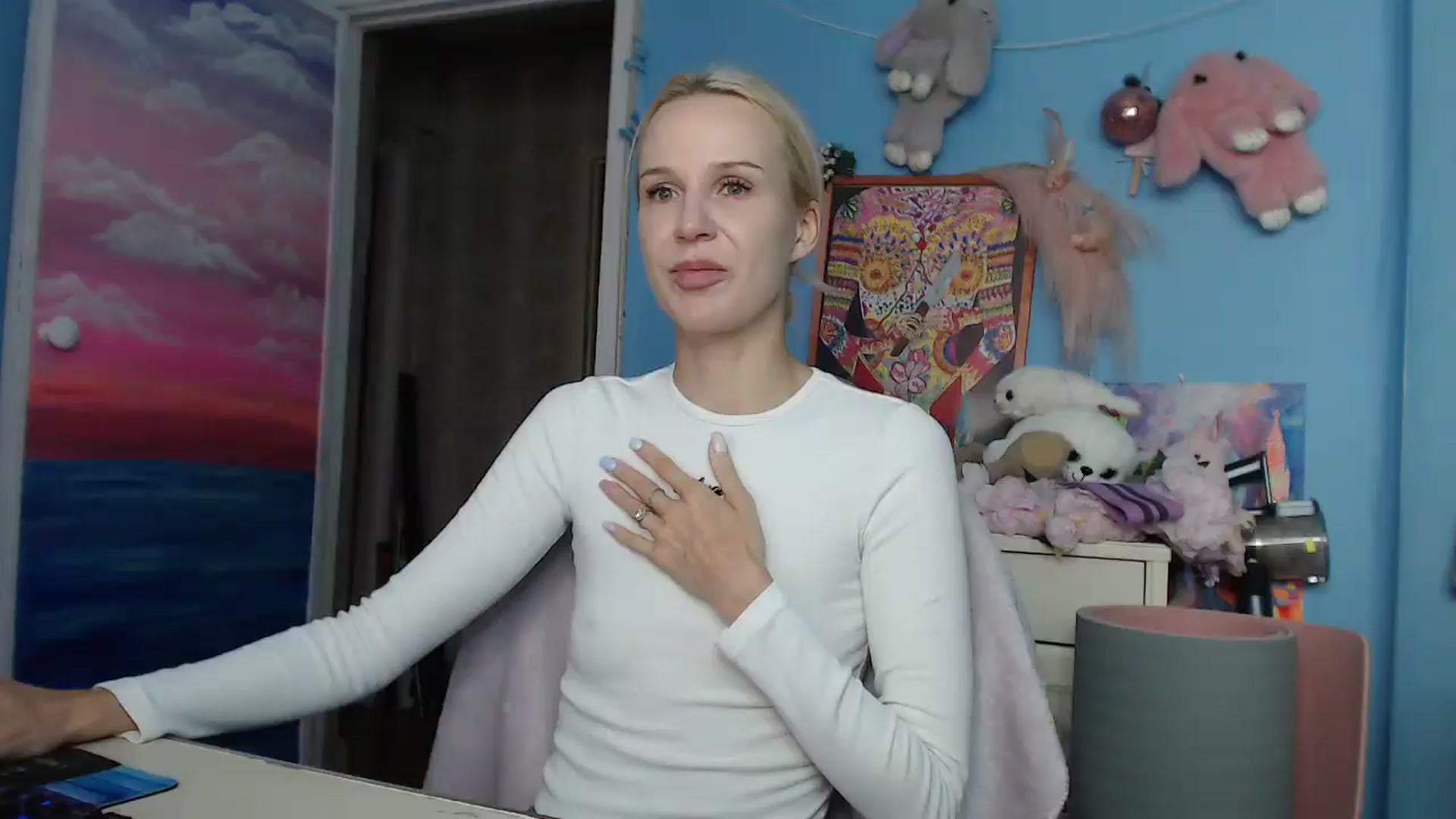 Gallery image thumbnail from Malina_kitty's myfreecams stream on, 03/10/2025, 03:57 image 9 of 20