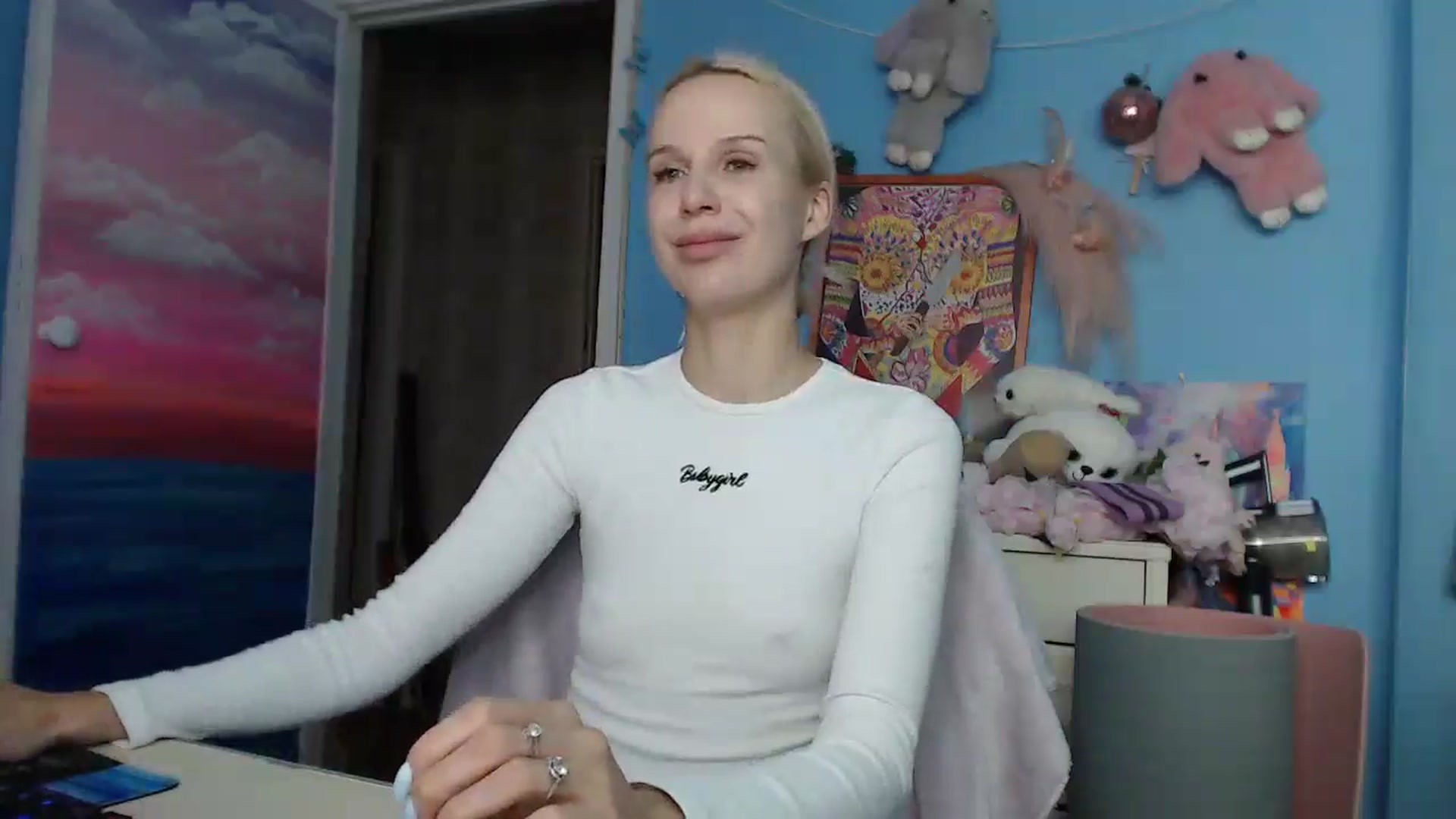 Gallery image thumbnail from Malina_kitty's myfreecams stream on, 03/10/2025, 03:57 image 15 of 20