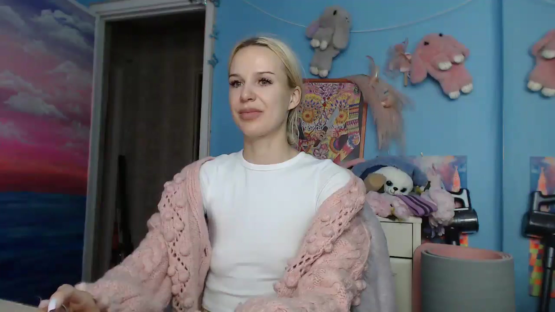 Gallery image thumbnail from Malina_kitty's myfreecams stream on, 03/26/2025, 04:57 image 8 of 20