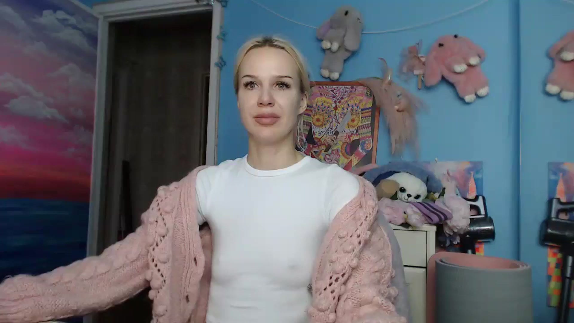 Gallery image thumbnail from Malina_kitty's myfreecams stream on, 03/26/2025, 04:57 image 6 of 20