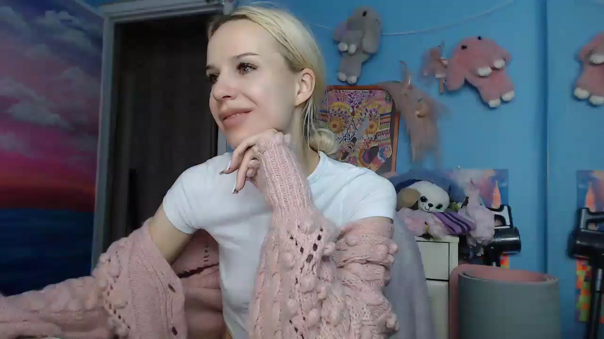 Gallery image thumbnail from Malina_kitty's myfreecams stream on, 03/26/2025, 04:57 image 4 of 20