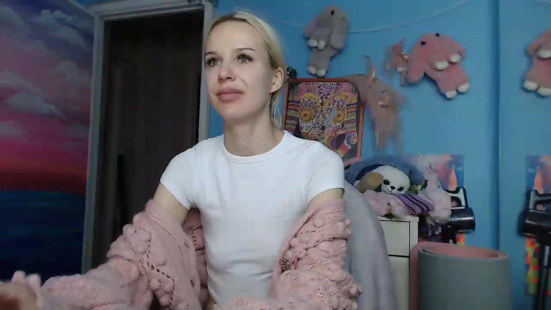 Gallery image thumbnail from Malina_kitty's myfreecams stream on, 03/26/2025, 04:57 image 5 of 20