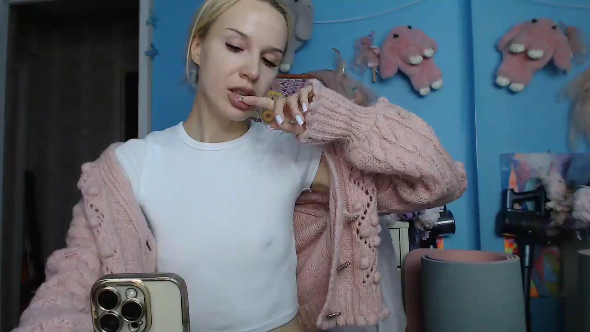 Gallery image thumbnail from Malina_kitty's myfreecams stream on, 03/26/2025, 04:57 image 13 of 20