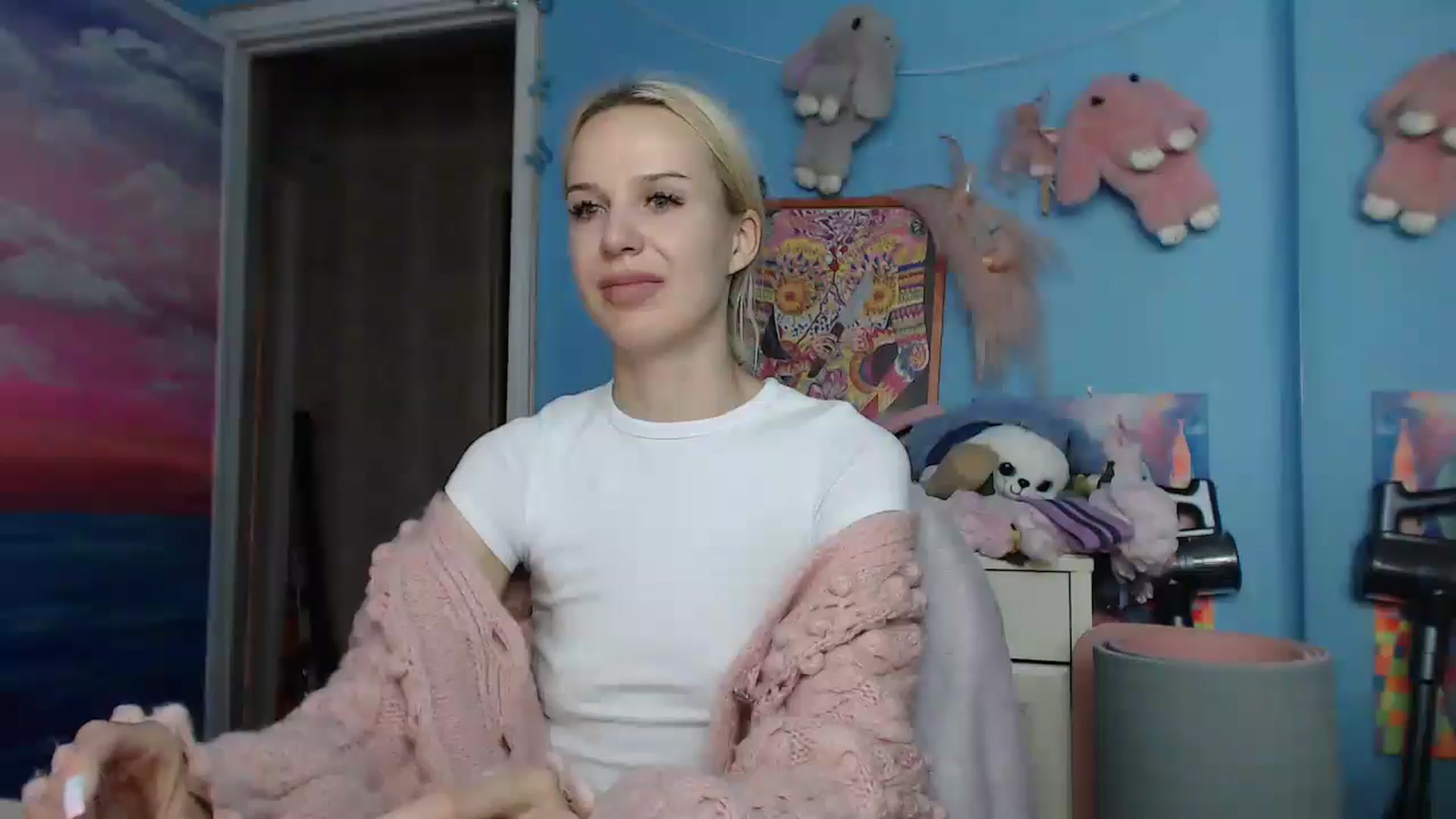 Gallery image thumbnail from Malina_kitty's myfreecams stream on, 03/26/2025, 04:57 image 11 of 20