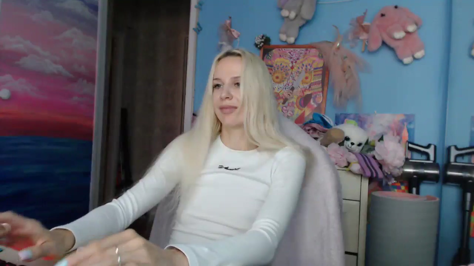 Gallery image thumbnail from Malina_kitty's myfreecams stream on, 04/02/2025, 05:08 image 18 of 20