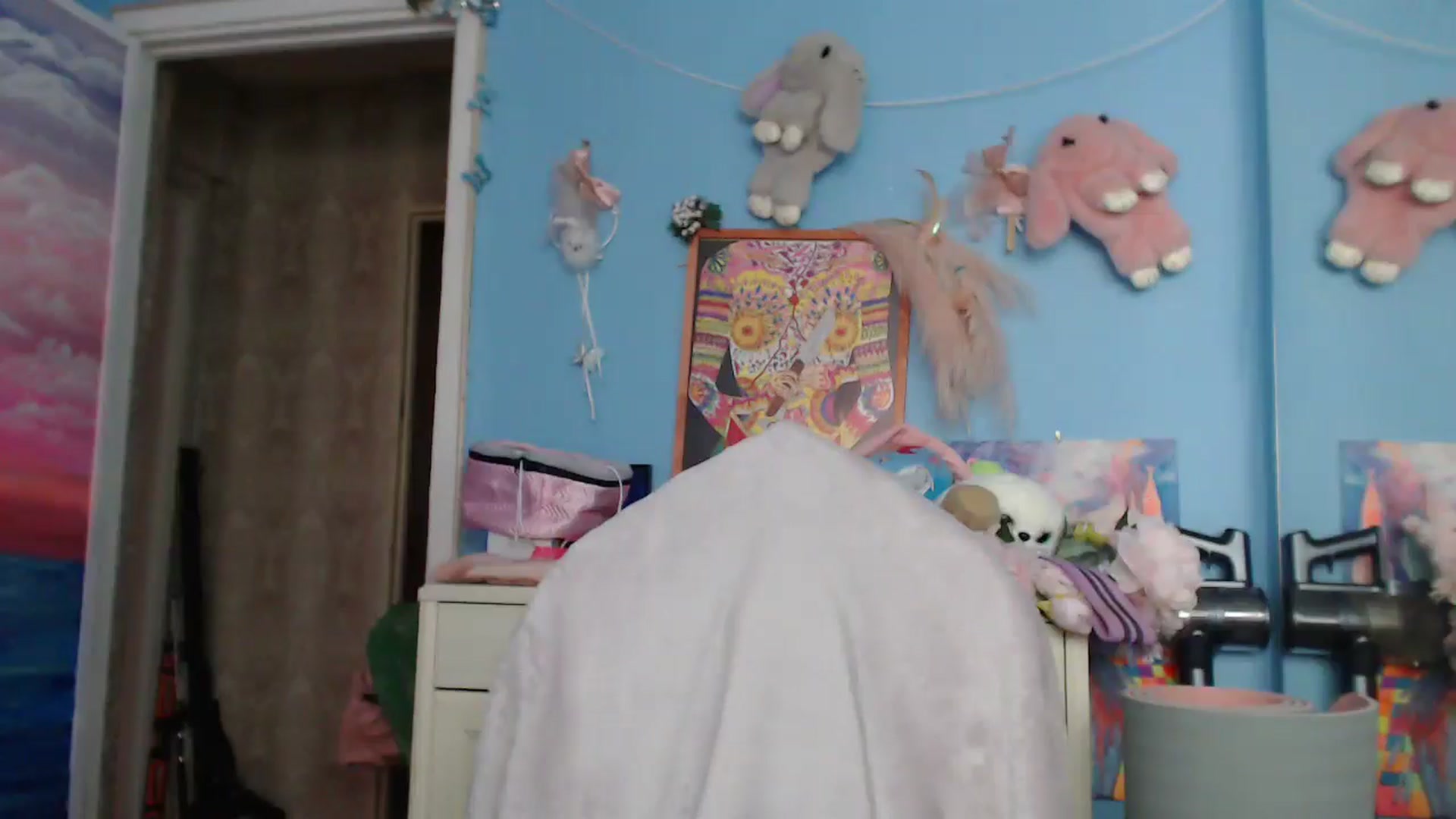 Gallery image thumbnail from Malina_kitty's myfreecams stream on, 04/03/2025, 04:36 image 17 of 20