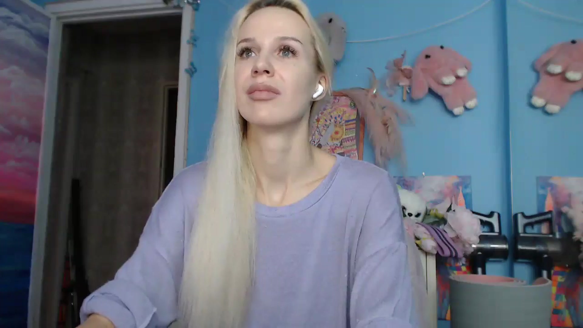 Gallery image thumbnail from Malina_kitty's myfreecams stream on, 04/03/2025, 04:36 image 19 of 20