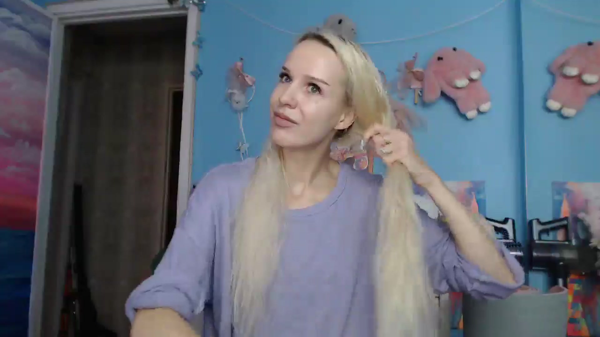 Gallery image thumbnail from Malina_kitty's myfreecams stream on, 04/03/2025, 04:36 image 10 of 20