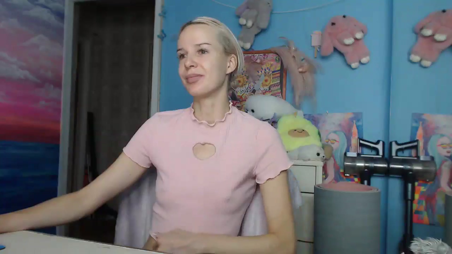 Gallery image thumbnail from Malina_kitty's myfreecams stream on, 05/05/2025, 04:38 image 7 of 20