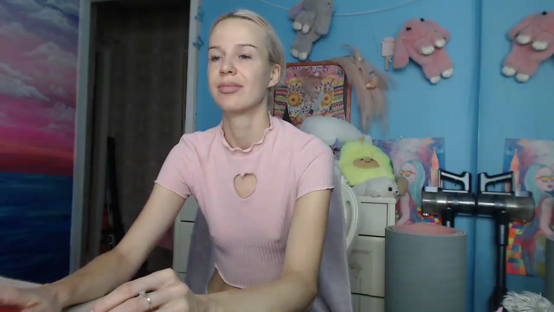 Gallery image thumbnail from Malina_kitty's myfreecams stream on, 05/05/2025, 04:38 image 17 of 20