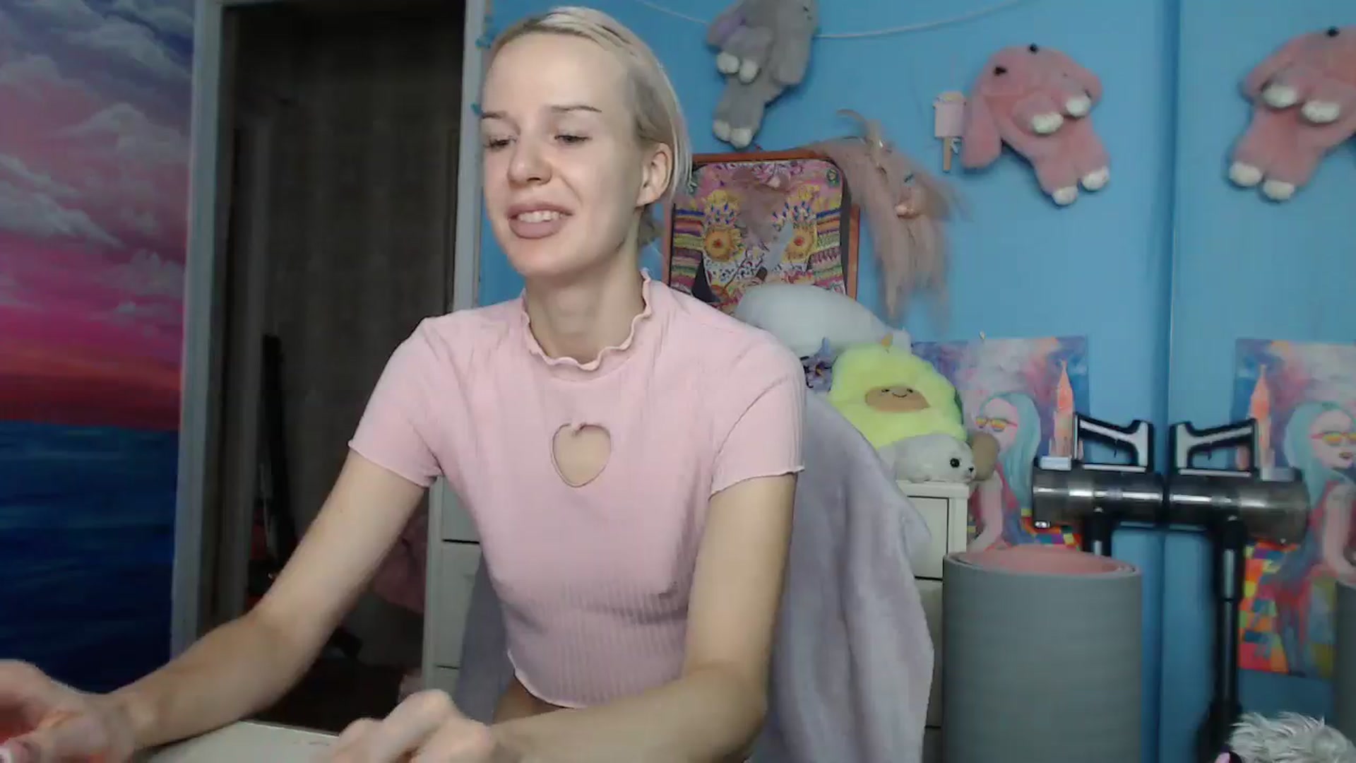 Gallery image thumbnail from Malina_kitty's myfreecams stream on, 05/05/2025, 04:38 image 13 of 20