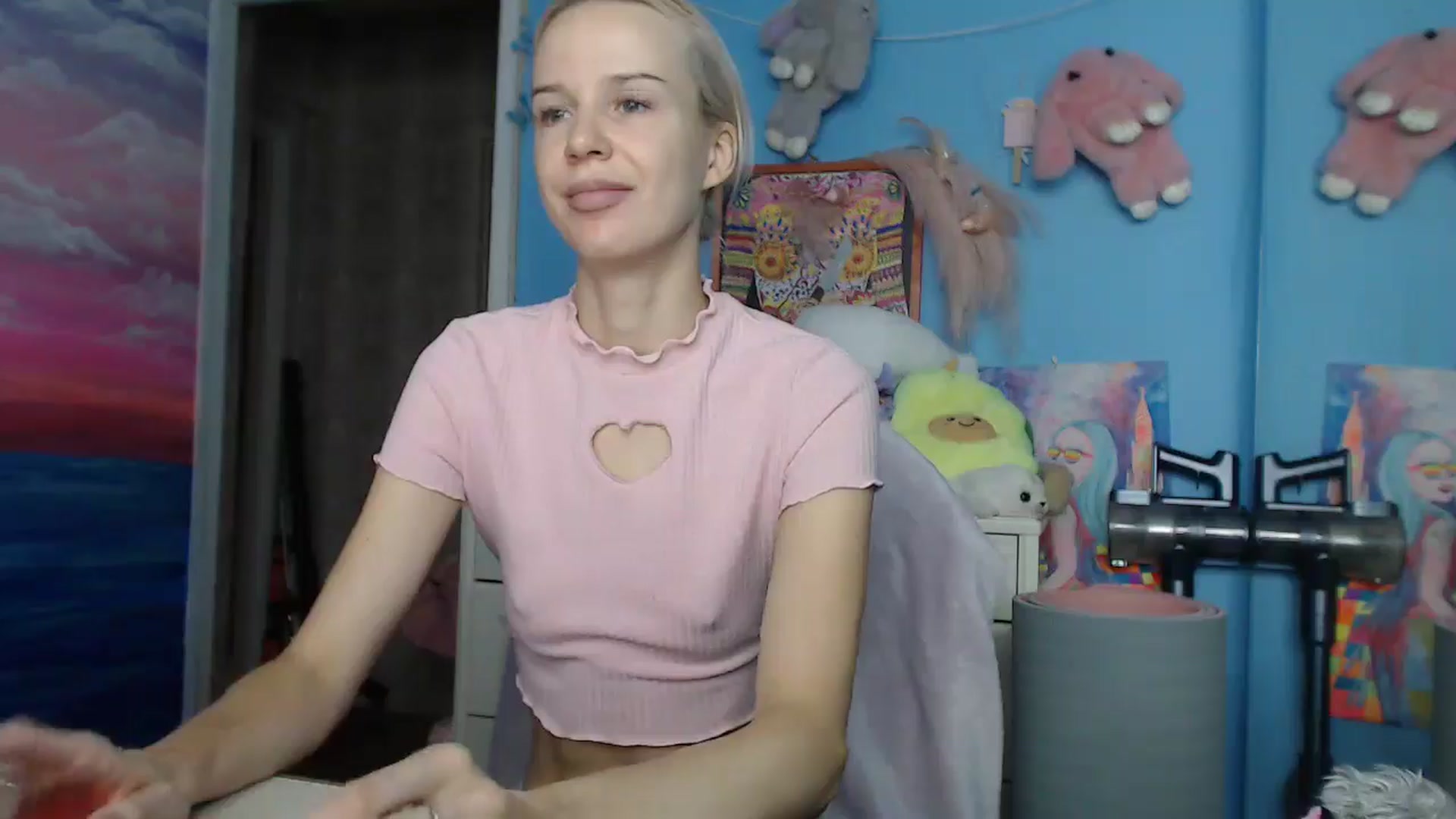 Gallery image thumbnail from Malina_kitty's myfreecams stream on, 05/05/2025, 04:38 image 15 of 20