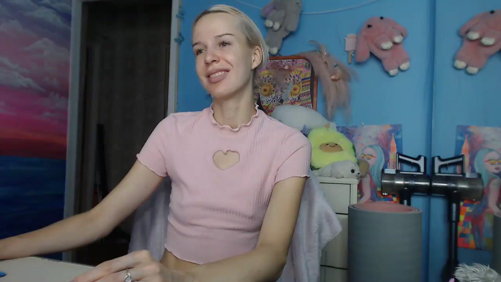 Gallery image thumbnail from Malina_kitty's myfreecams stream on, 05/05/2025, 04:38 image 12 of 20