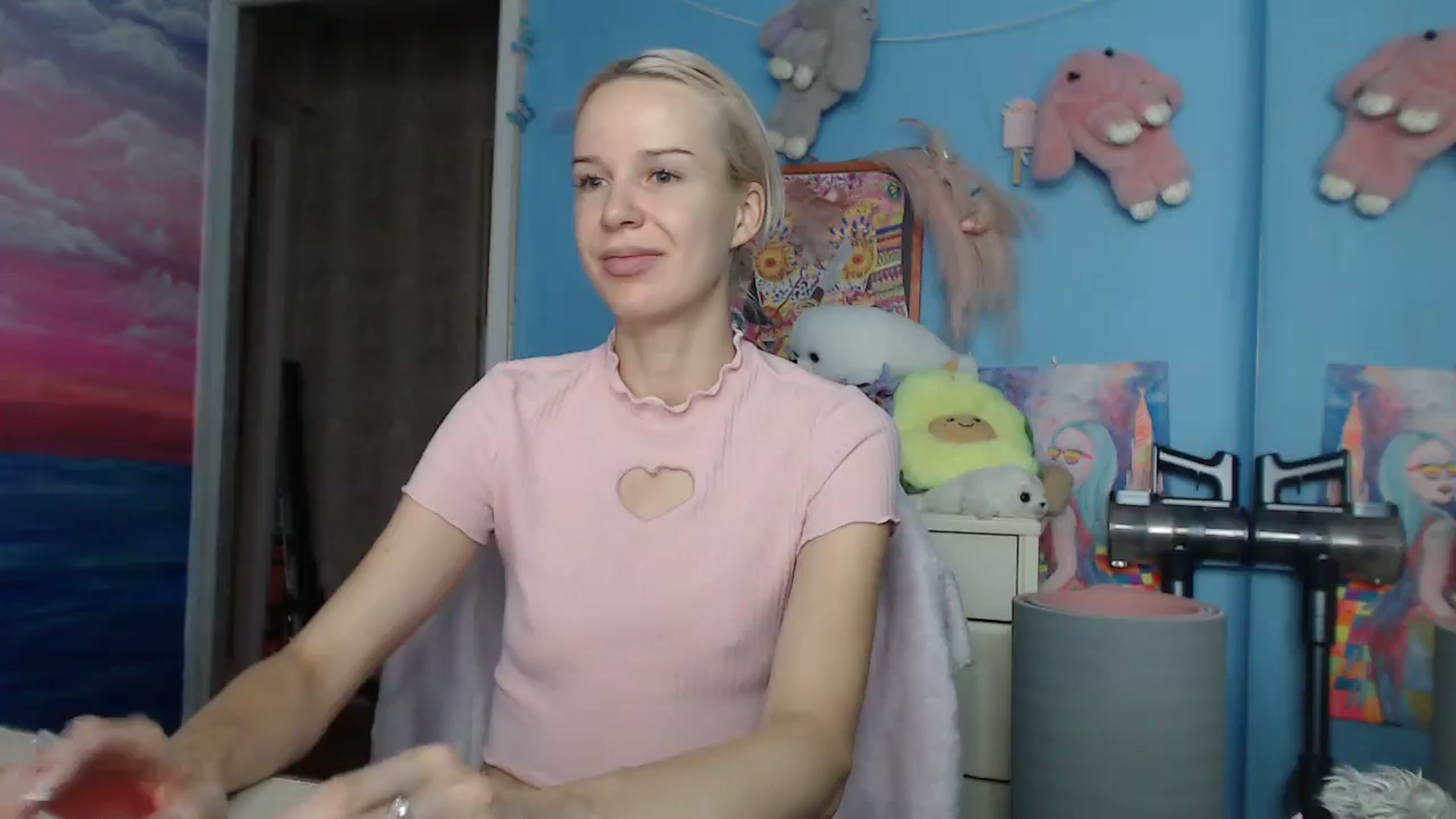 Gallery image thumbnail from Malina_kitty's myfreecams stream on, 05/05/2025, 04:38 image 8 of 20