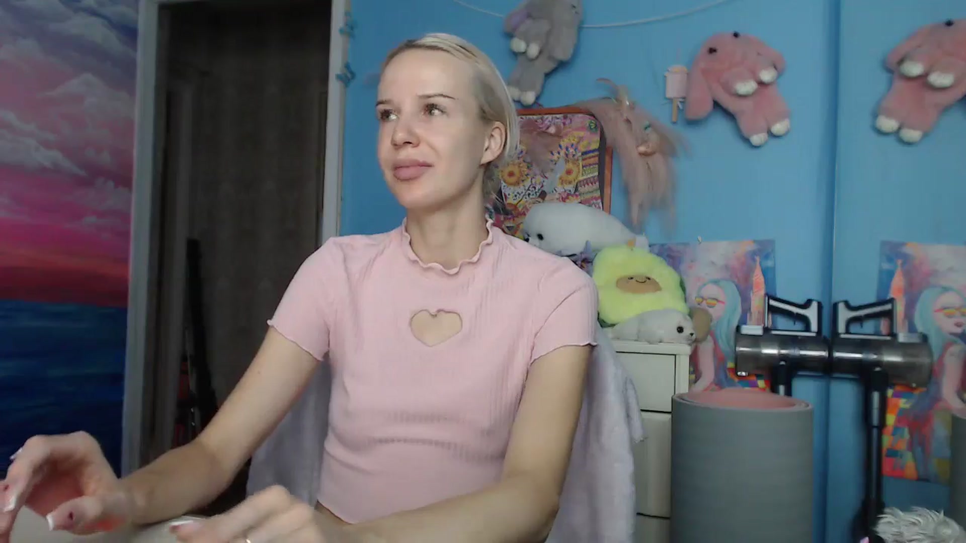 Gallery image thumbnail from Malina_kitty's myfreecams stream on, 05/05/2025, 04:38 image 10 of 20