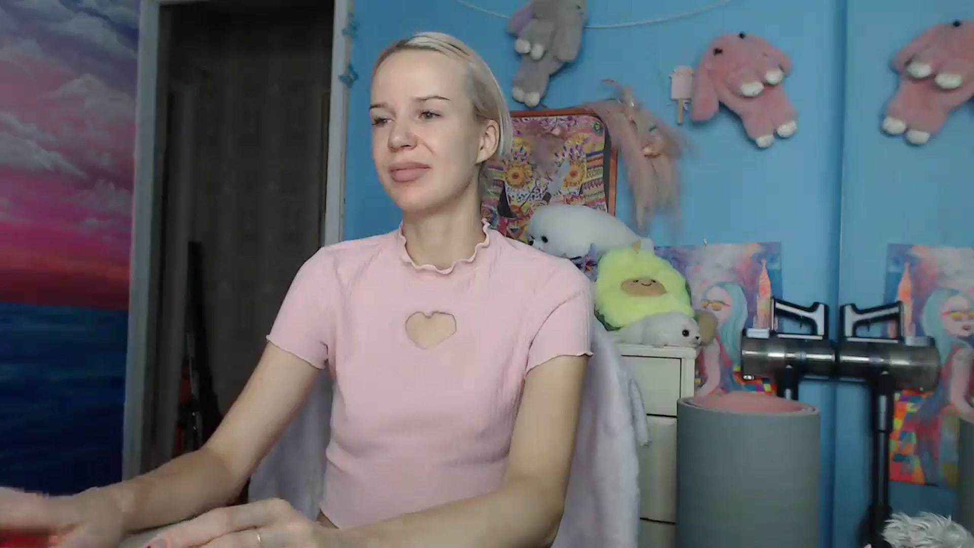 Gallery image thumbnail from Malina_kitty's myfreecams stream on, 05/05/2025, 04:38 image 6 of 20