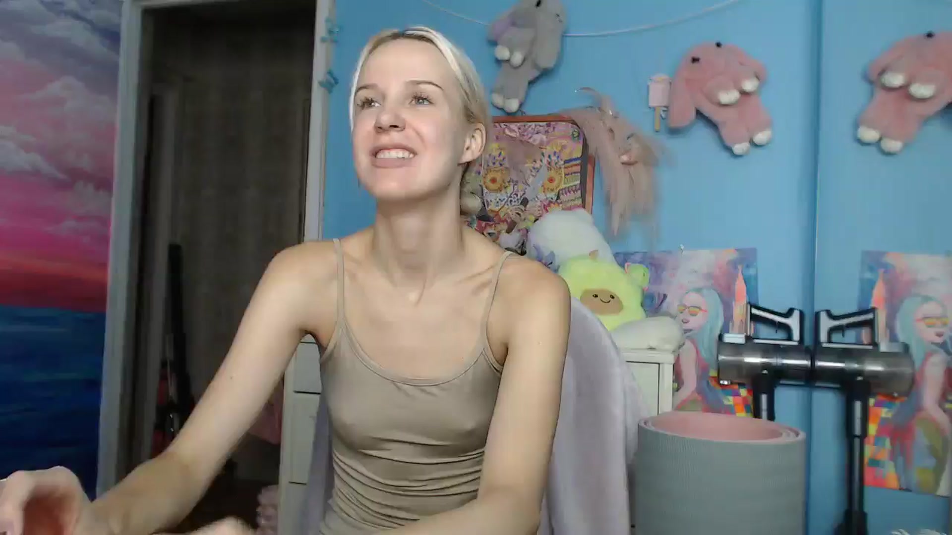 Gallery image thumbnail from Malina_kitty's myfreecams stream on, 05/08/2025, 06:05 image 8 of 20