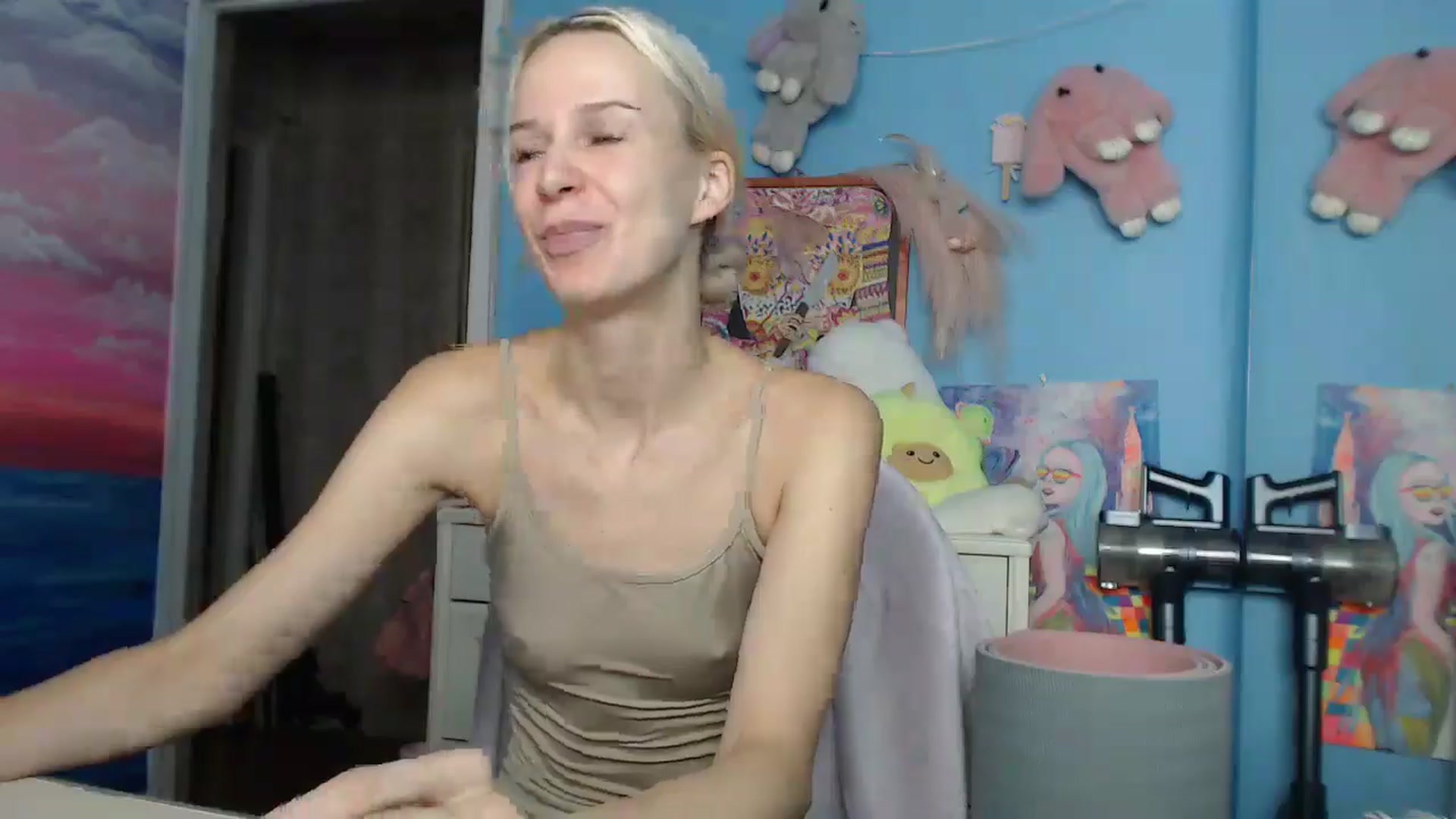 Gallery image thumbnail from Malina_kitty's myfreecams stream on, 05/08/2025, 06:05 image 7 of 20