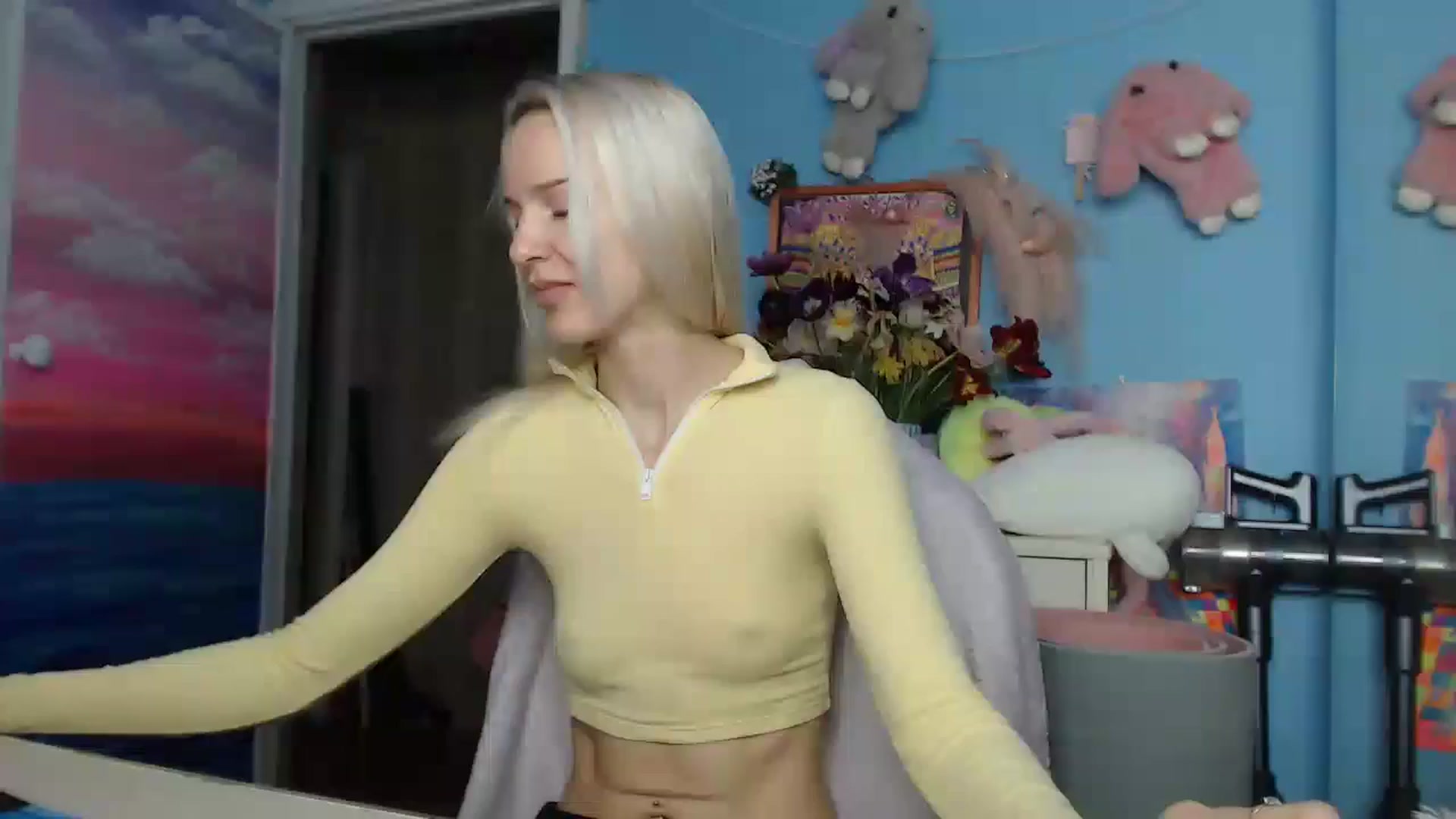 Gallery image thumbnail from Malina_kitty's myfreecams stream on, 05/13/2025, 05:17 image 15 of 20