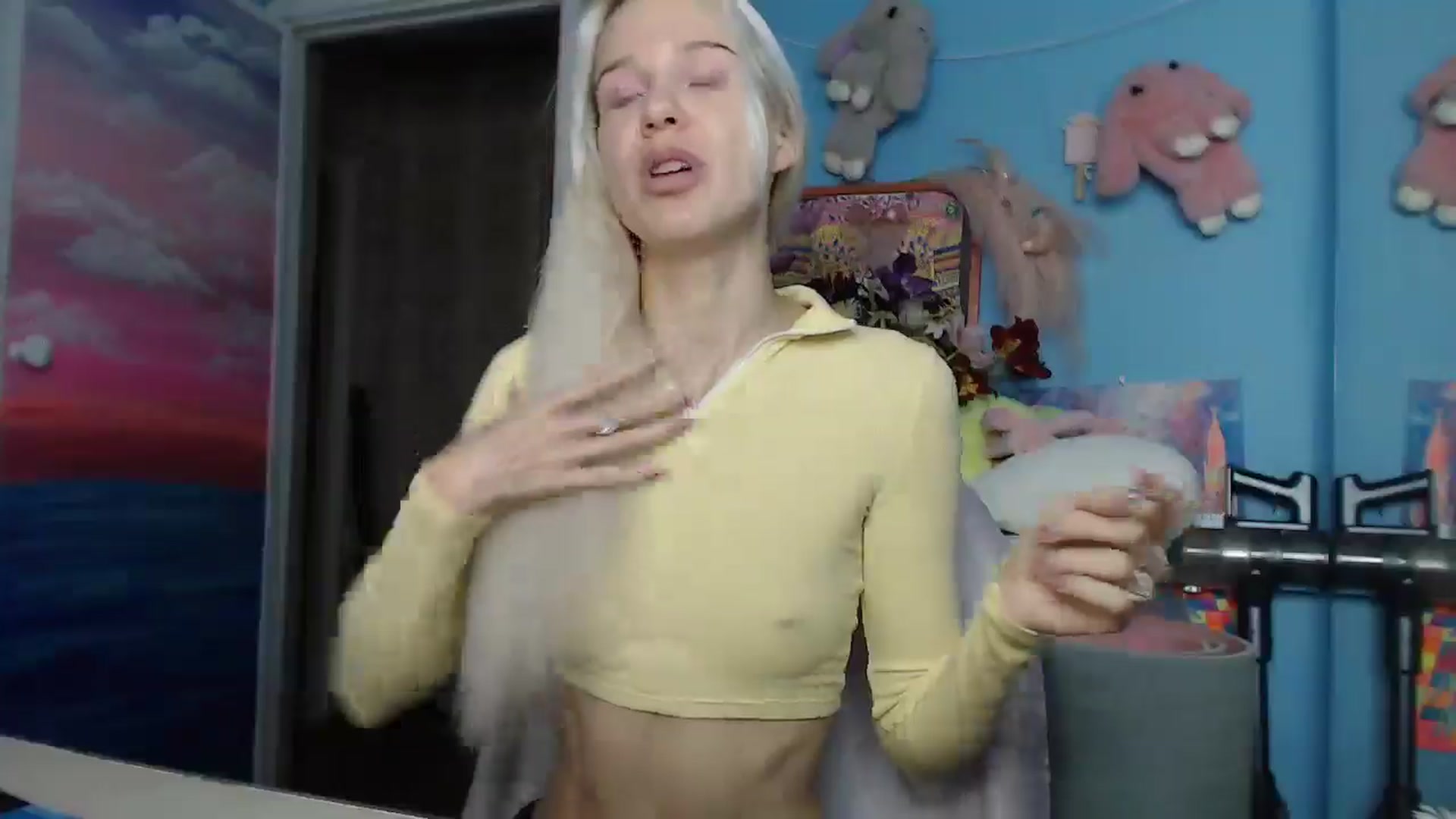 Gallery image thumbnail from Malina_kitty's myfreecams stream on, 05/13/2025, 05:17 image 16 of 20