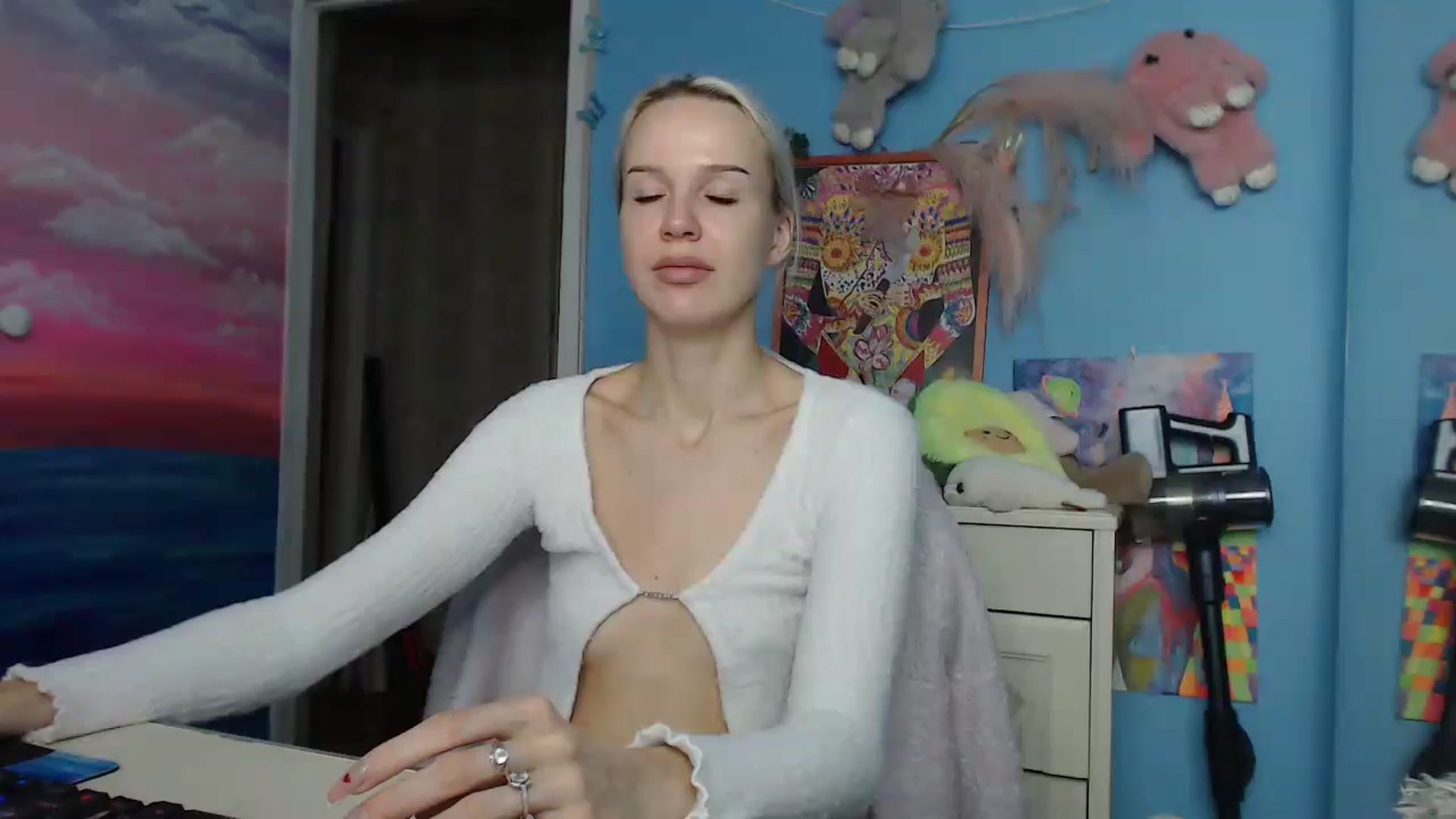 Gallery image thumbnail from Malina_kitty's myfreecams stream on, 05/19/2025, 05:16 image 1 of 20