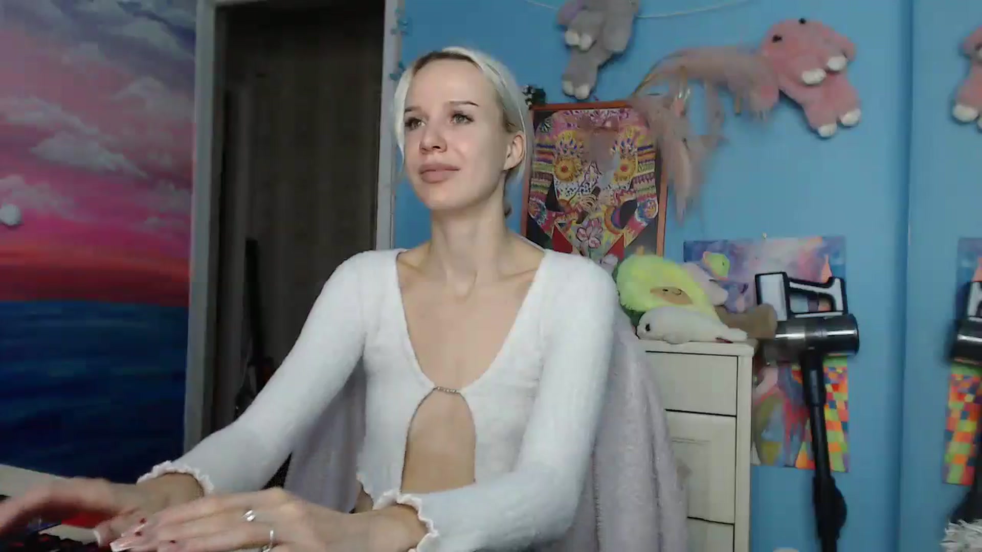 Gallery image thumbnail from Malina_kitty's myfreecams stream on, 05/19/2025, 05:16 image 16 of 20