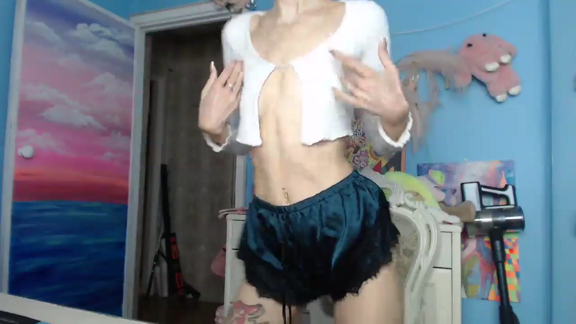 Gallery image thumbnail from Malina_kitty's myfreecams stream on, 05/19/2025, 06:23 image 15 of 20