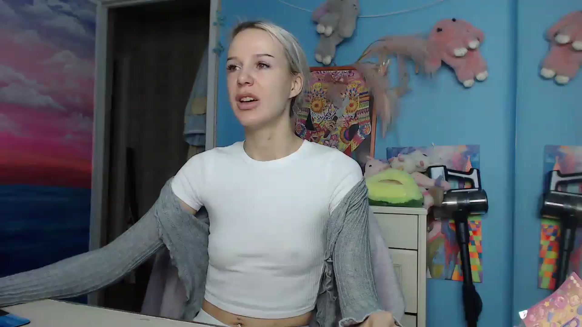 Gallery image thumbnail from Malina_kitty's myfreecams stream on, 05/27/2025, 04:55 image 4 of 20