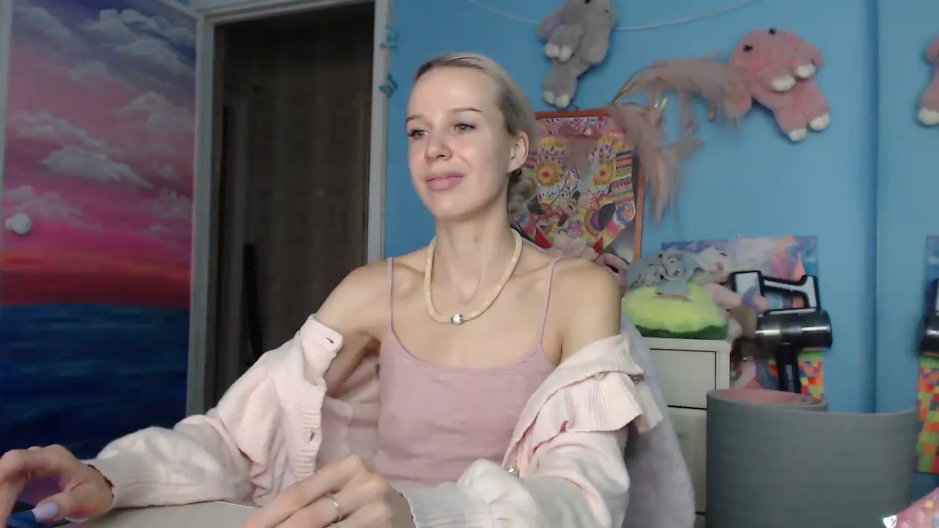 Gallery image thumbnail from Malina_kitty's myfreecams stream on, 05/28/2025, 04:06 image 18 of 20