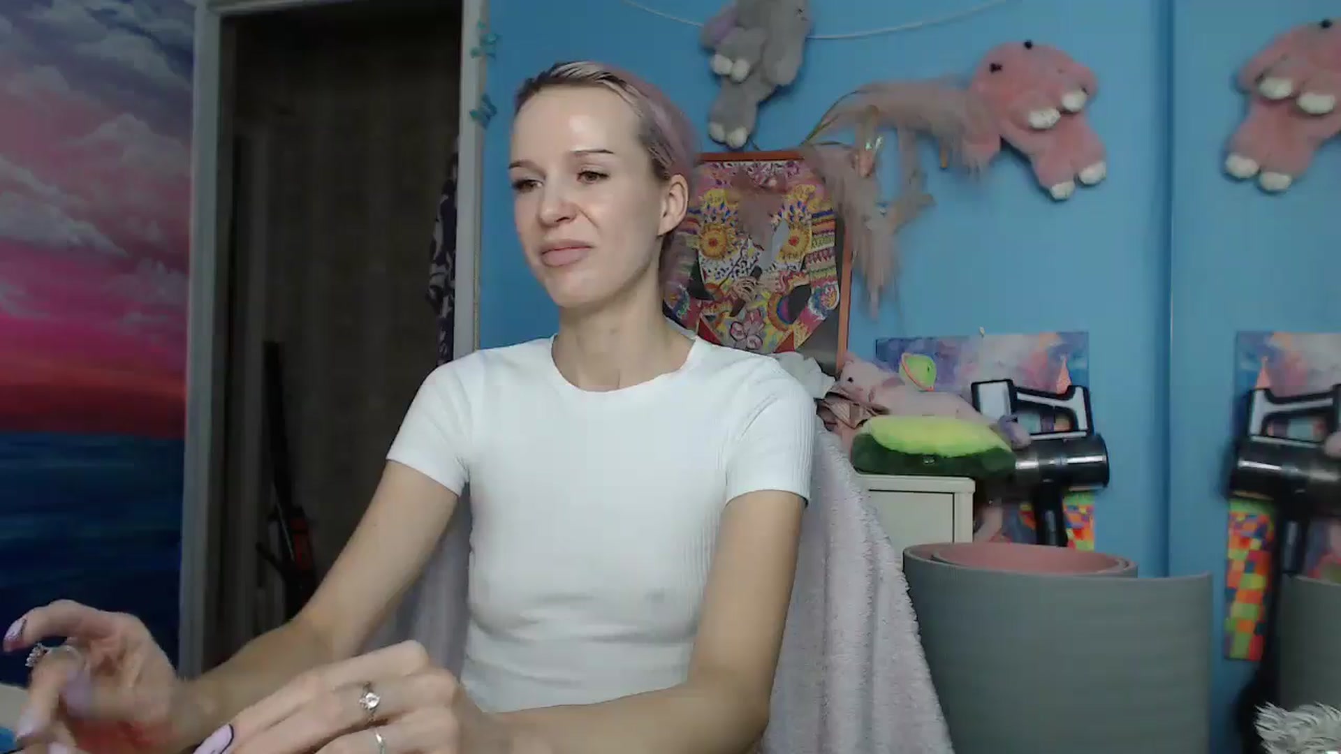Gallery image thumbnail from Malina_kitty's myfreecams stream on, 06/01/2025, 05:12 image 17 of 20
