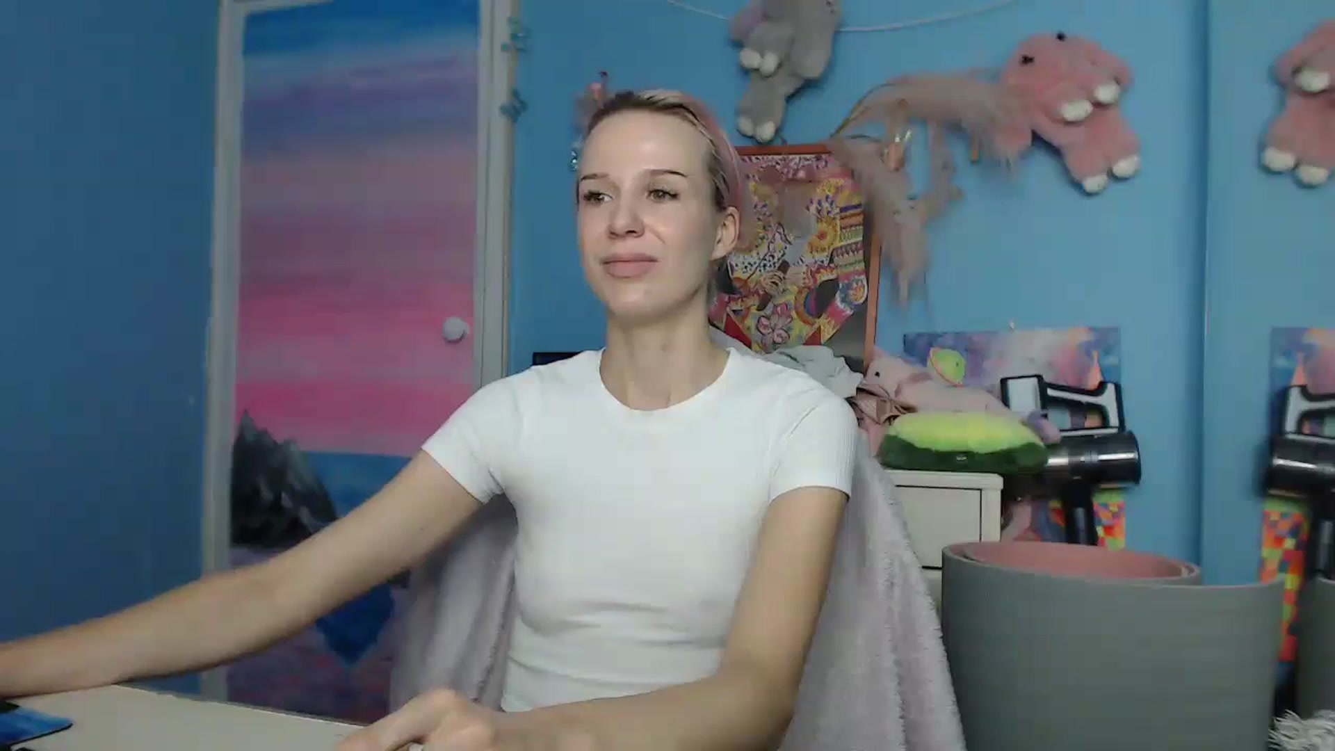 Gallery image thumbnail from Malina_kitty's myfreecams stream on, 06/01/2025, 06:27 image 7 of 20