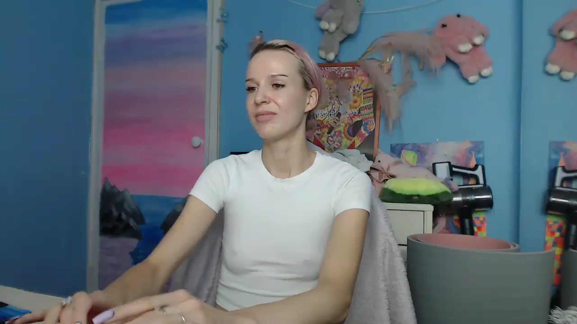 Gallery image thumbnail from Malina_kitty's myfreecams stream on, 06/01/2025, 06:27 image 14 of 20