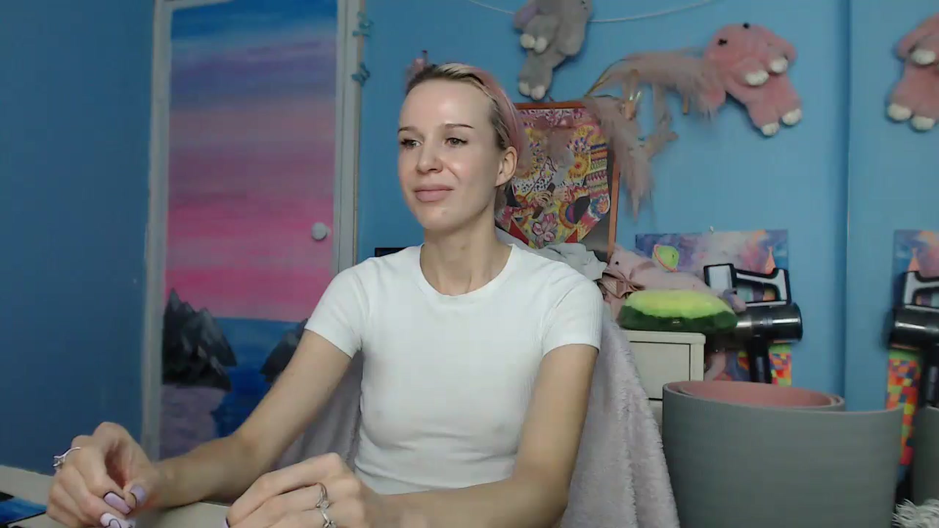 Gallery image thumbnail from Malina_kitty's myfreecams stream on, 06/01/2025, 06:27 image 2 of 20