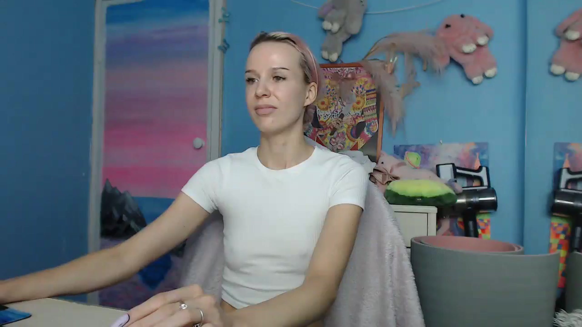 Gallery image thumbnail from Malina_kitty's myfreecams stream on, 06/01/2025, 06:27 image 19 of 20