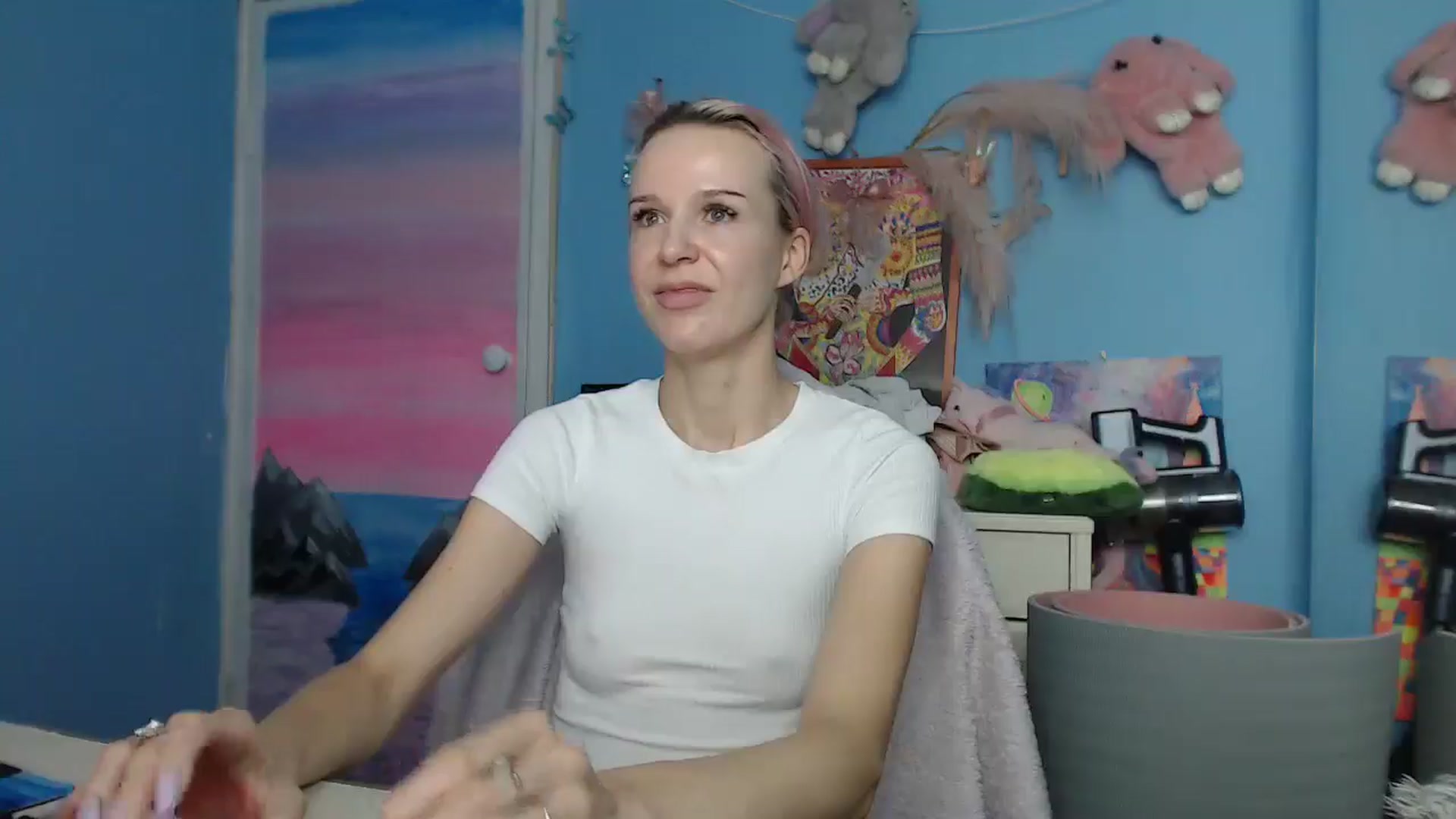 Gallery image thumbnail from Malina_kitty's myfreecams stream on, 06/01/2025, 06:27 image 12 of 20