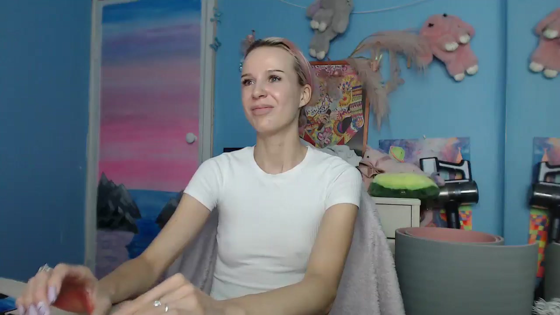 Gallery image thumbnail from Malina_kitty's myfreecams stream on, 06/01/2025, 06:27 image 5 of 20