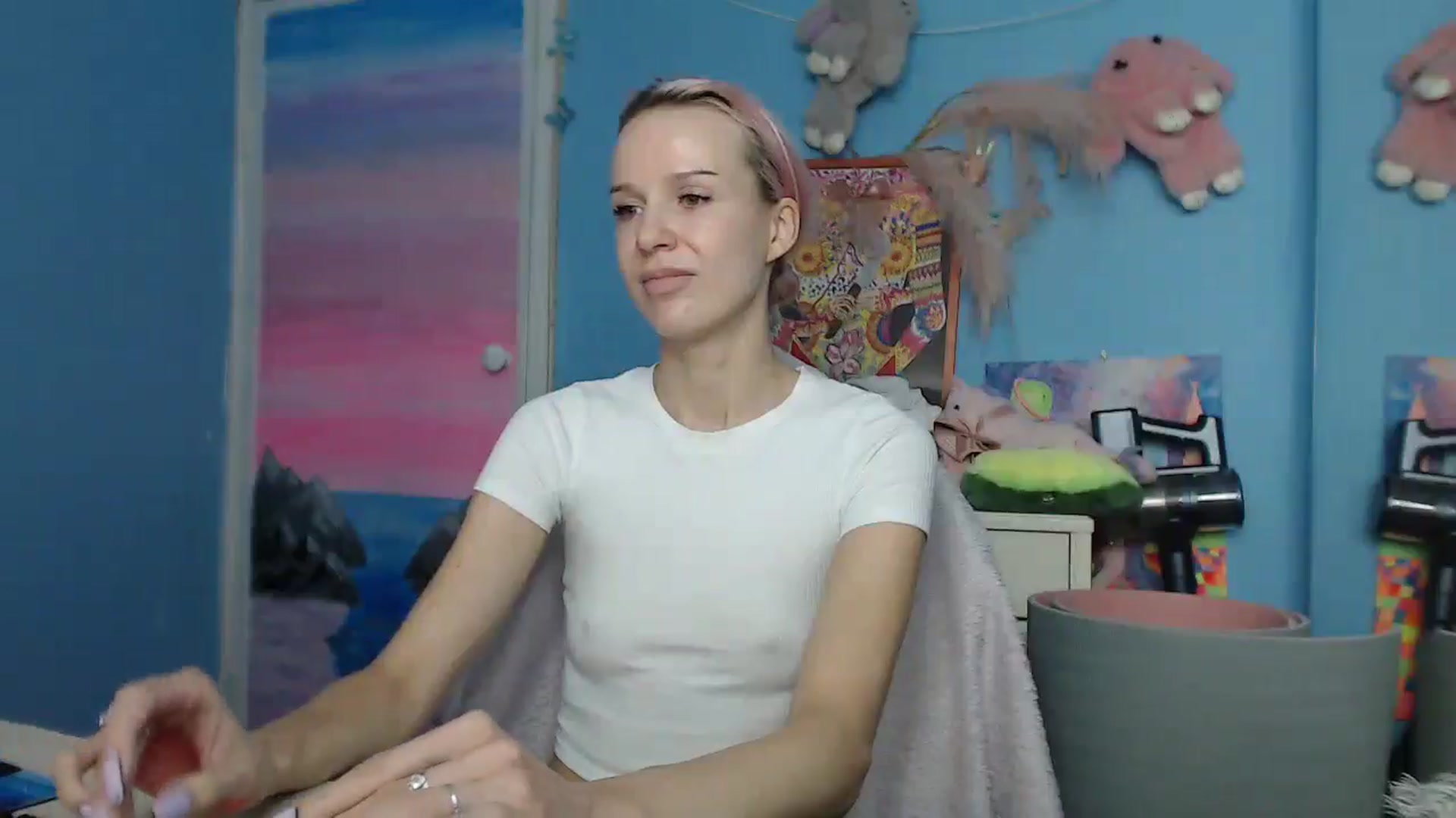 Gallery image thumbnail from Malina_kitty's myfreecams stream on, 06/01/2025, 06:27 image 18 of 20