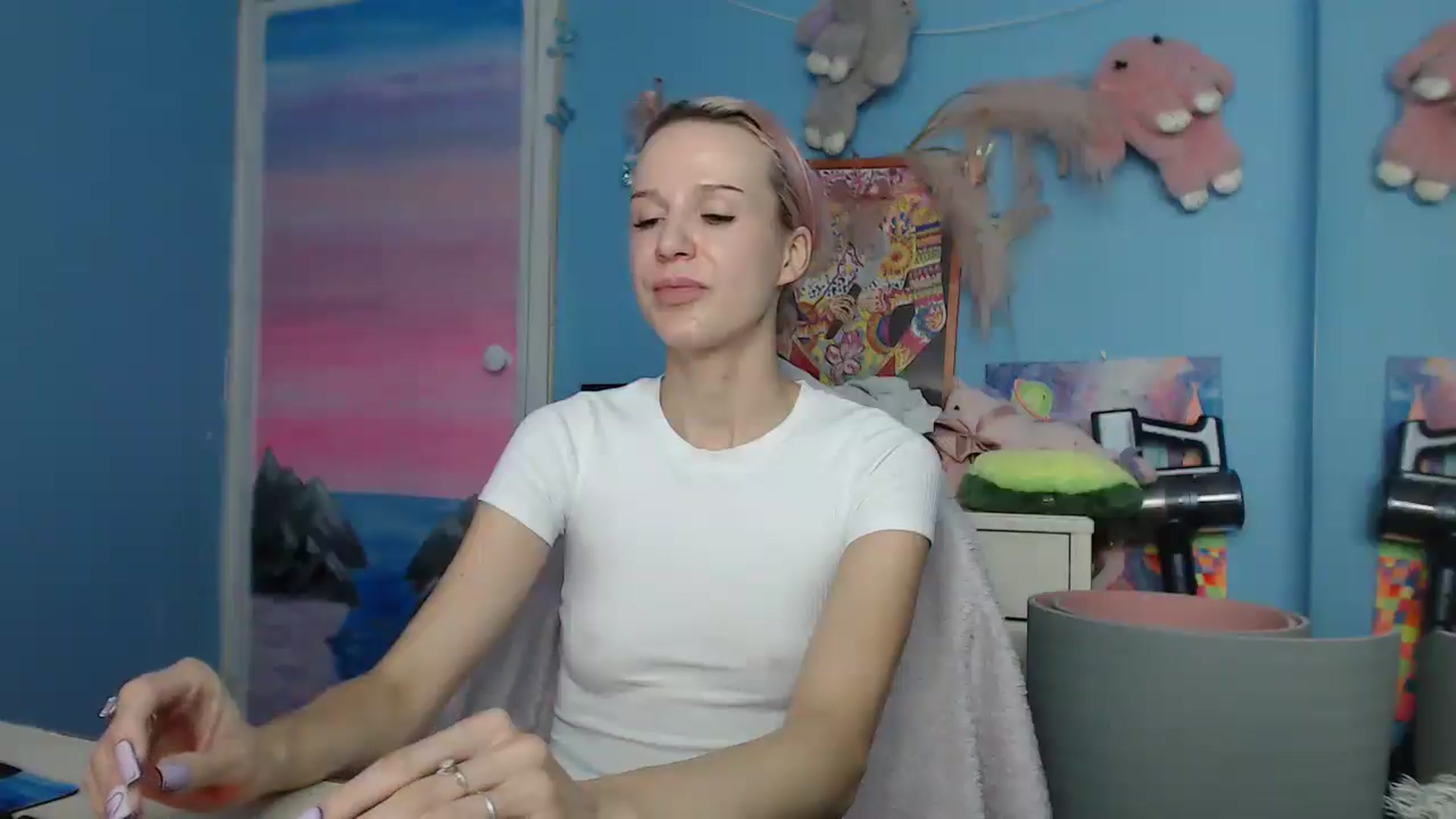 Gallery image thumbnail from Malina_kitty's myfreecams stream on, 06/01/2025, 06:27 image 9 of 20