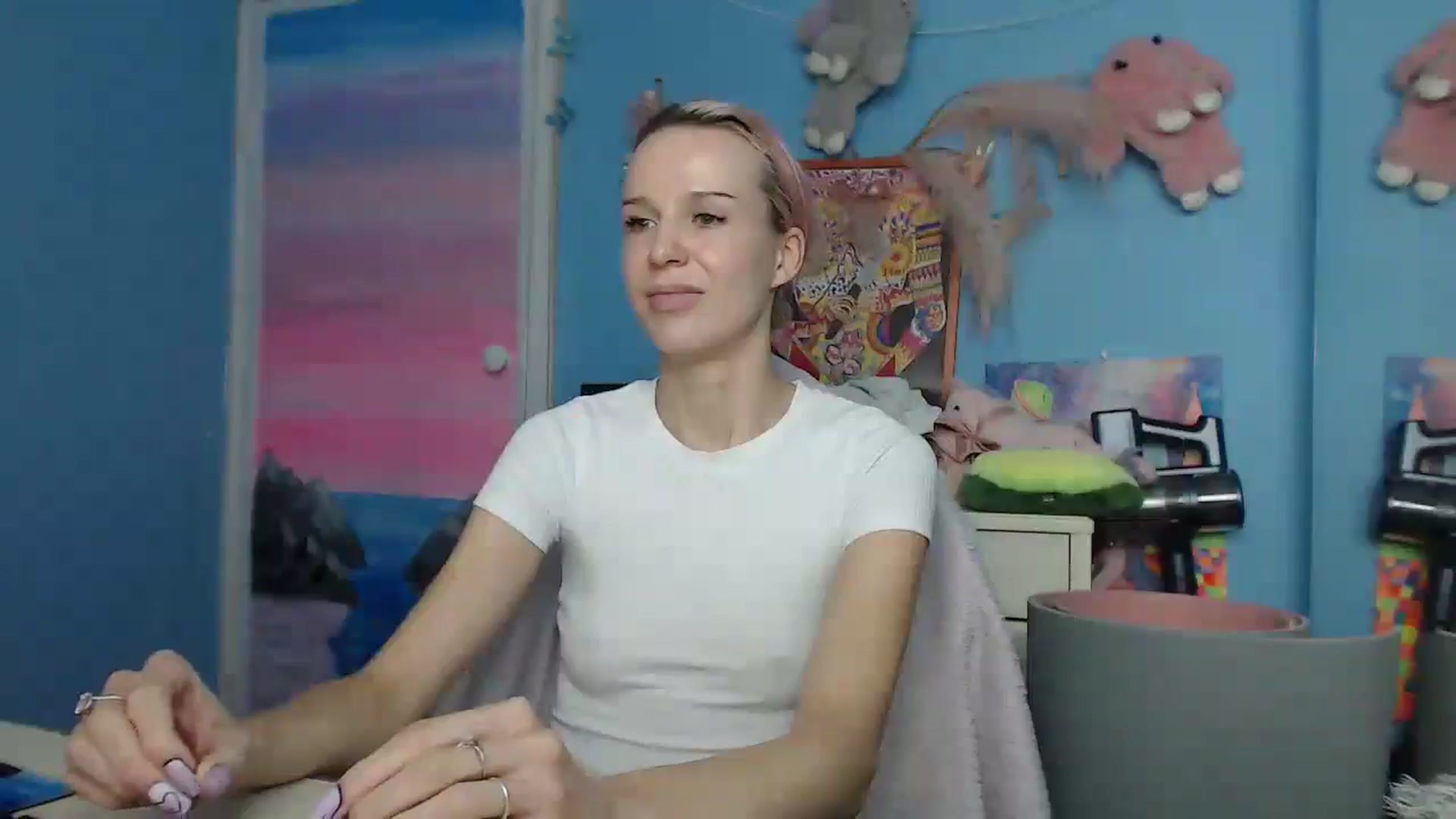 Gallery image thumbnail from Malina_kitty's myfreecams stream on, 06/01/2025, 06:27 image 11 of 20