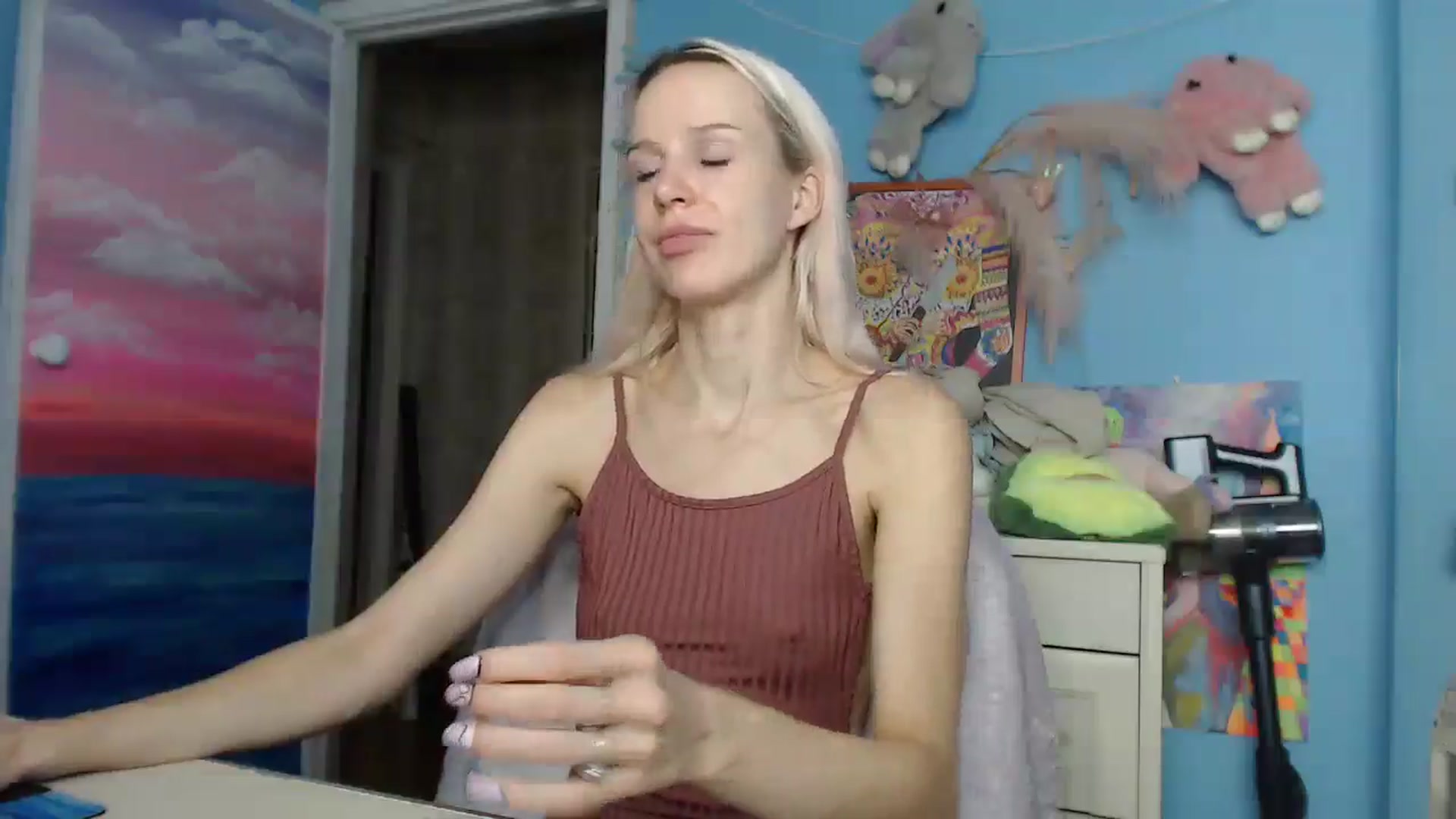 Gallery image thumbnail from Malina_kitty's myfreecams stream on, 06/05/2025, 04:33 image 6 of 20