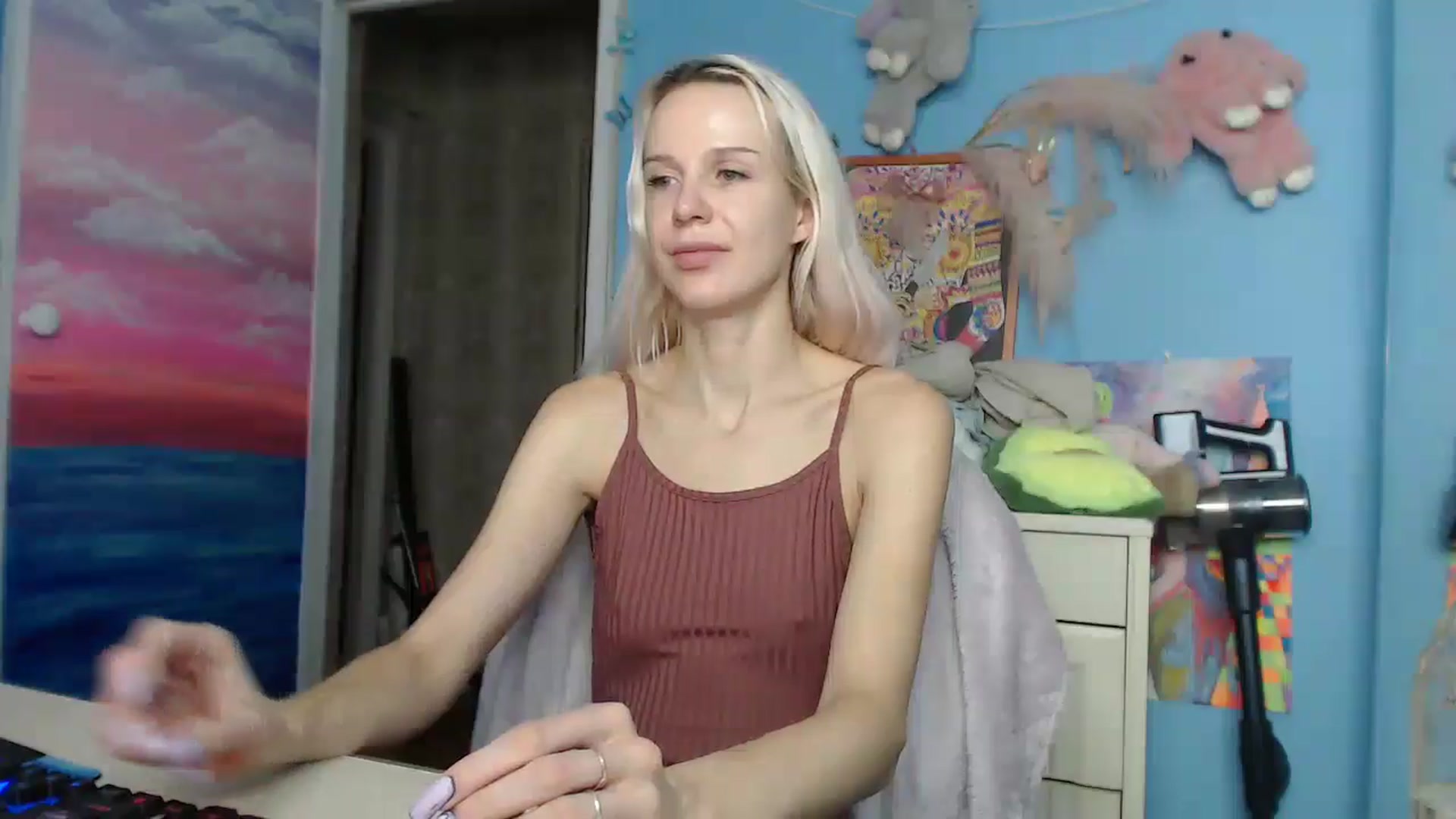 Gallery image thumbnail from Malina_kitty's myfreecams stream on, 06/05/2025, 04:33 image 17 of 20