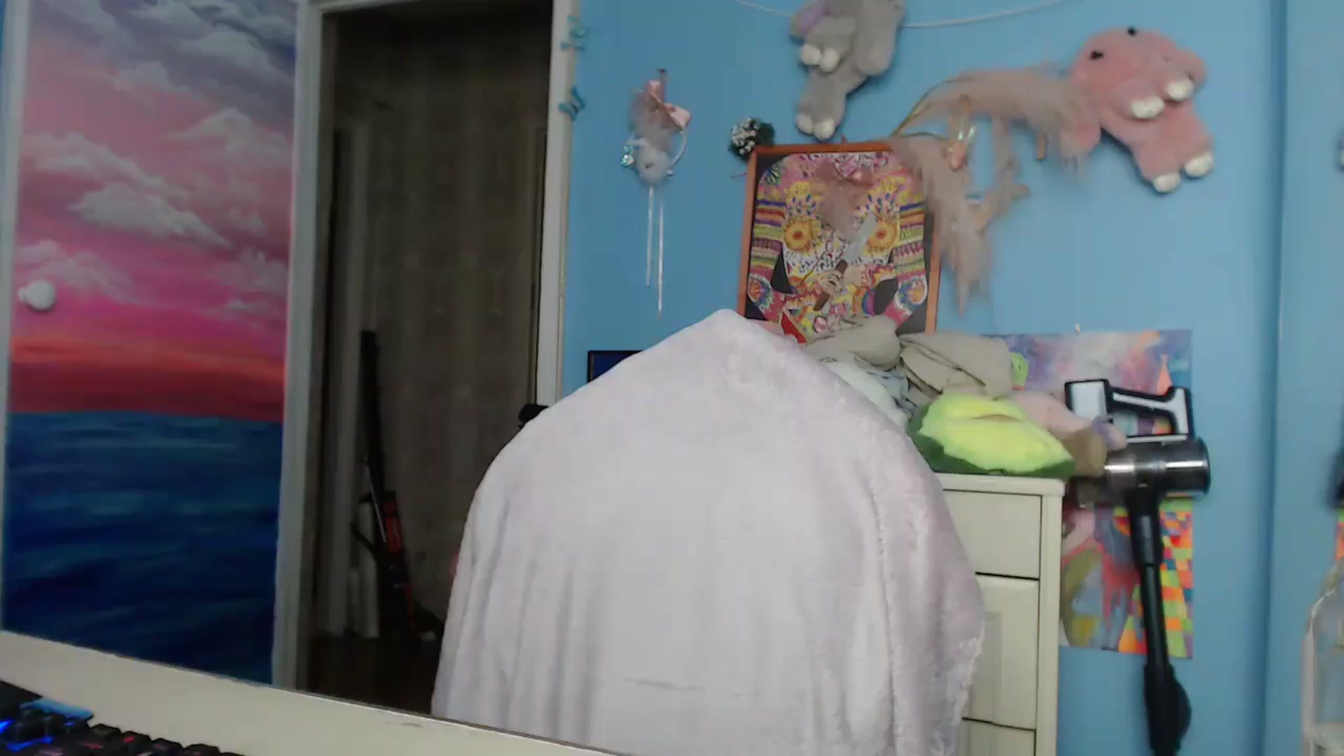 Gallery image thumbnail from Malina_kitty's myfreecams stream on, 06/05/2025, 04:33 image 19 of 20