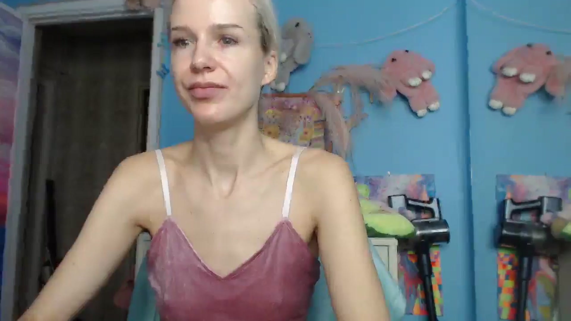 Gallery image thumbnail from Malina_kitty's myfreecams stream on, 06/07/2025, 04:07 image 18 of 20